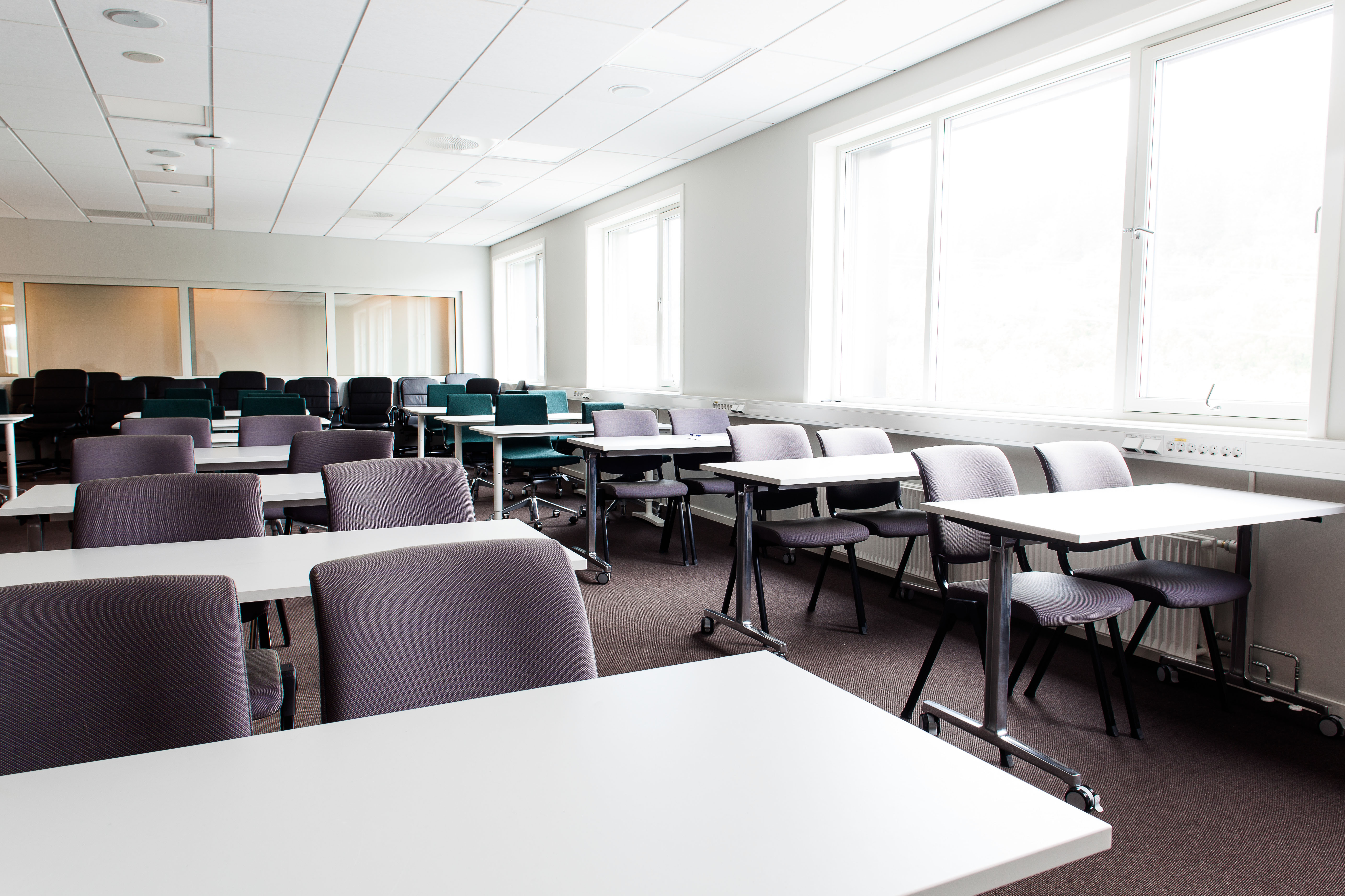 Større møterom kan være nødvendig nå hele staben skal orienteres samtidig – eller om stasjonen får besøk av en skoleklasse.