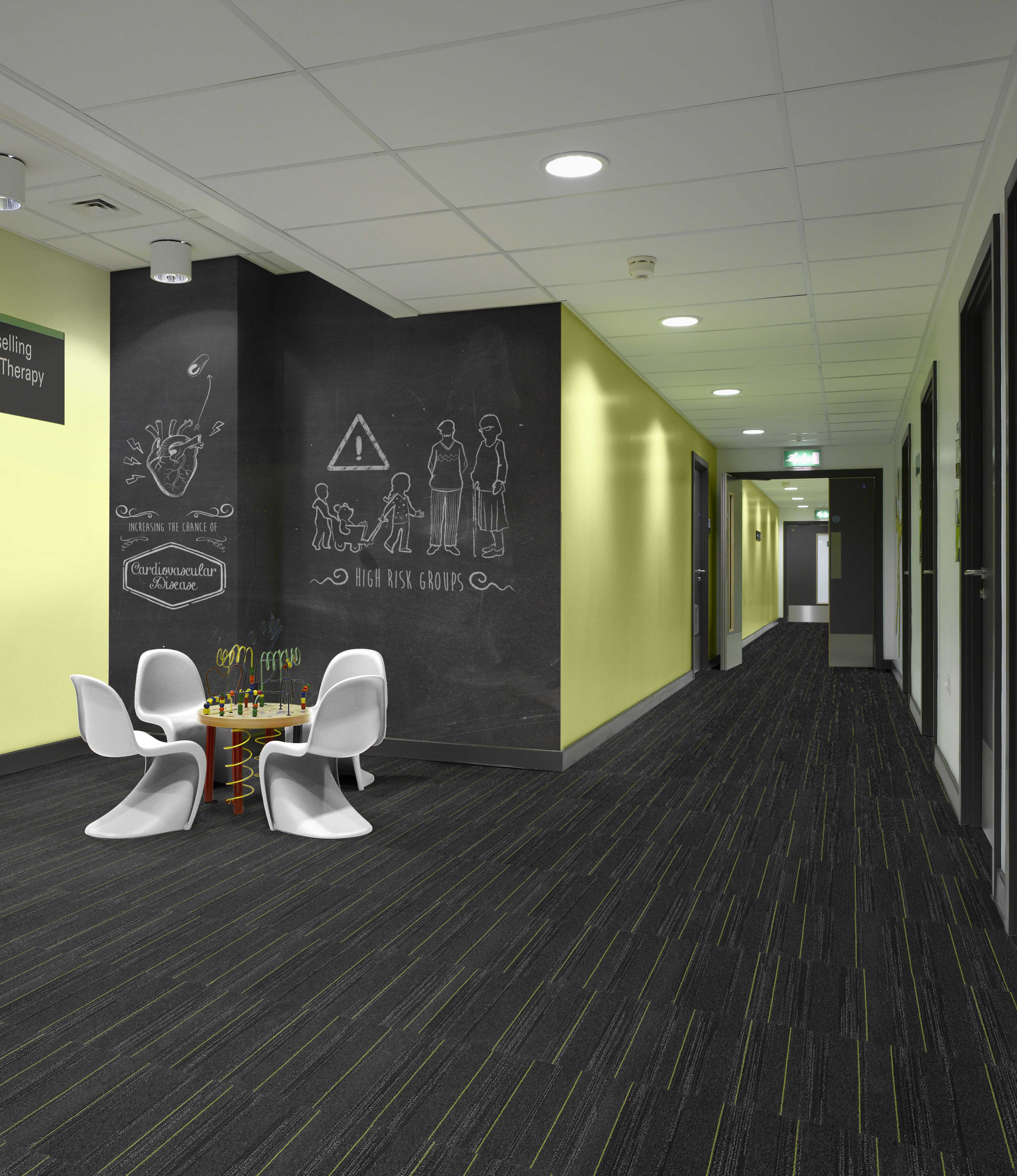 Teppefliser er enkle å legge - og enkle å skifte ut om de blir skadet.