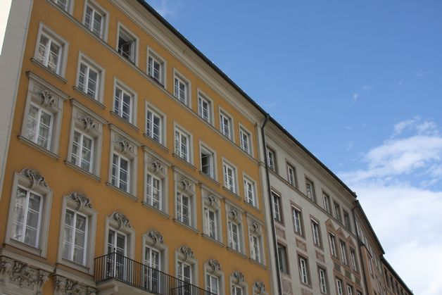 Fasaden bør tilstandsvurderes årlig av en malermester