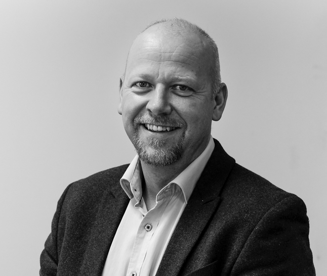 – En av tre av oss har noen i familien eller vennekretsen som er rammet av denne sykdommen. Man kan ikke gjøre dem friske igjen, men ved å legge interiøret til rette kan man gjøre livet lettere for den syke, sier Raymond Olsen.