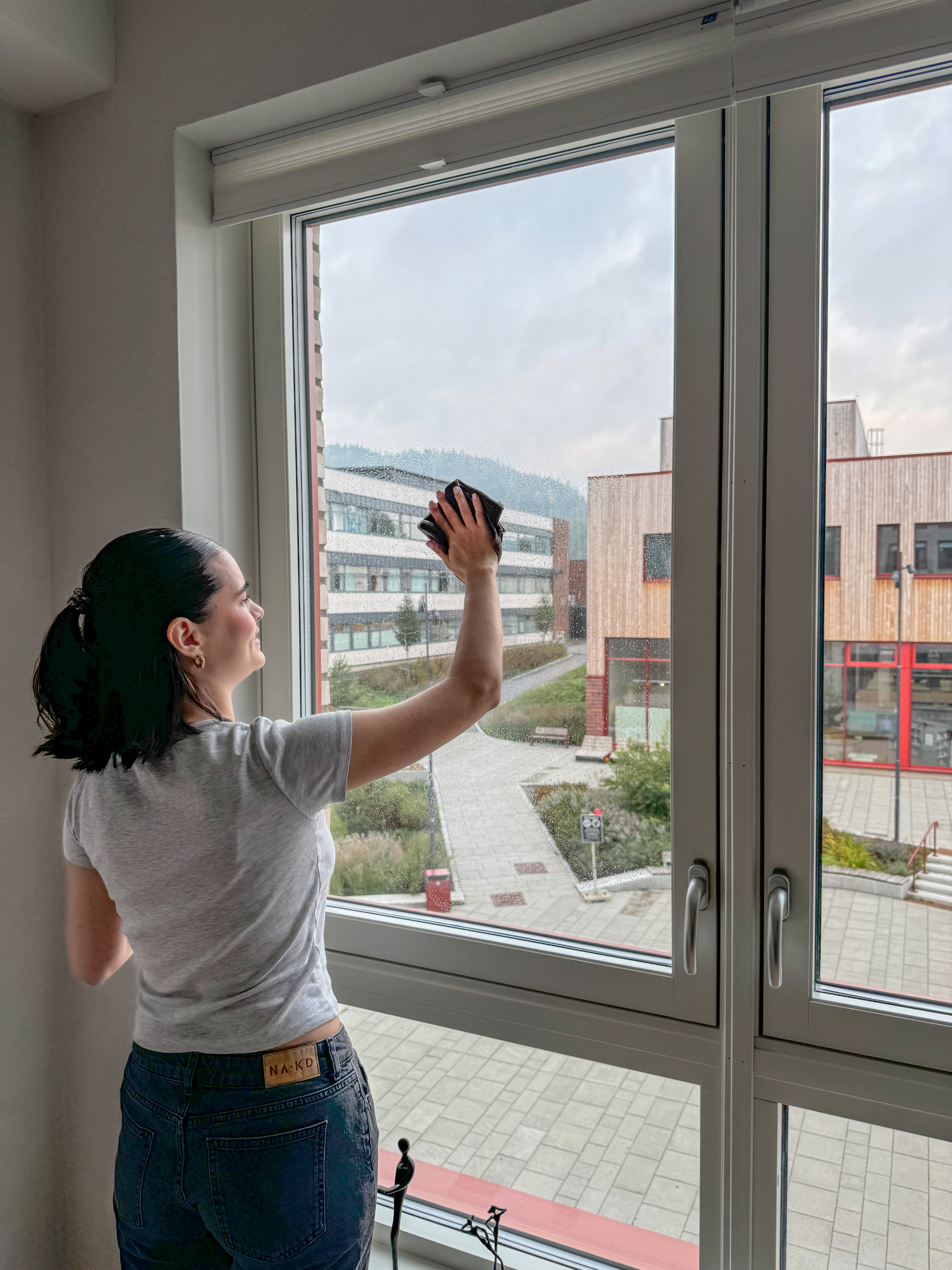 rengjøre vindu før folien