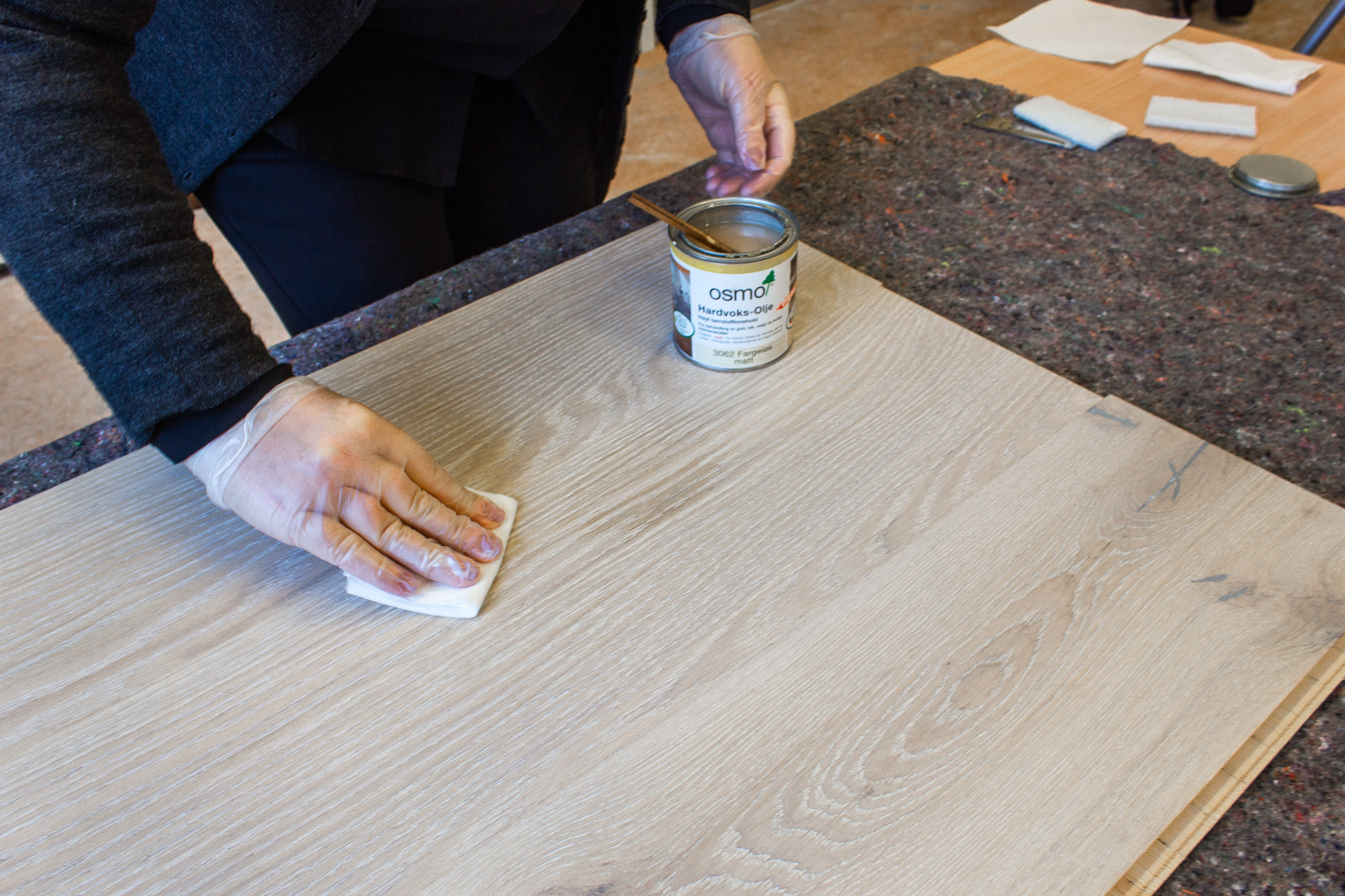 poler den hardvoksolje flekken