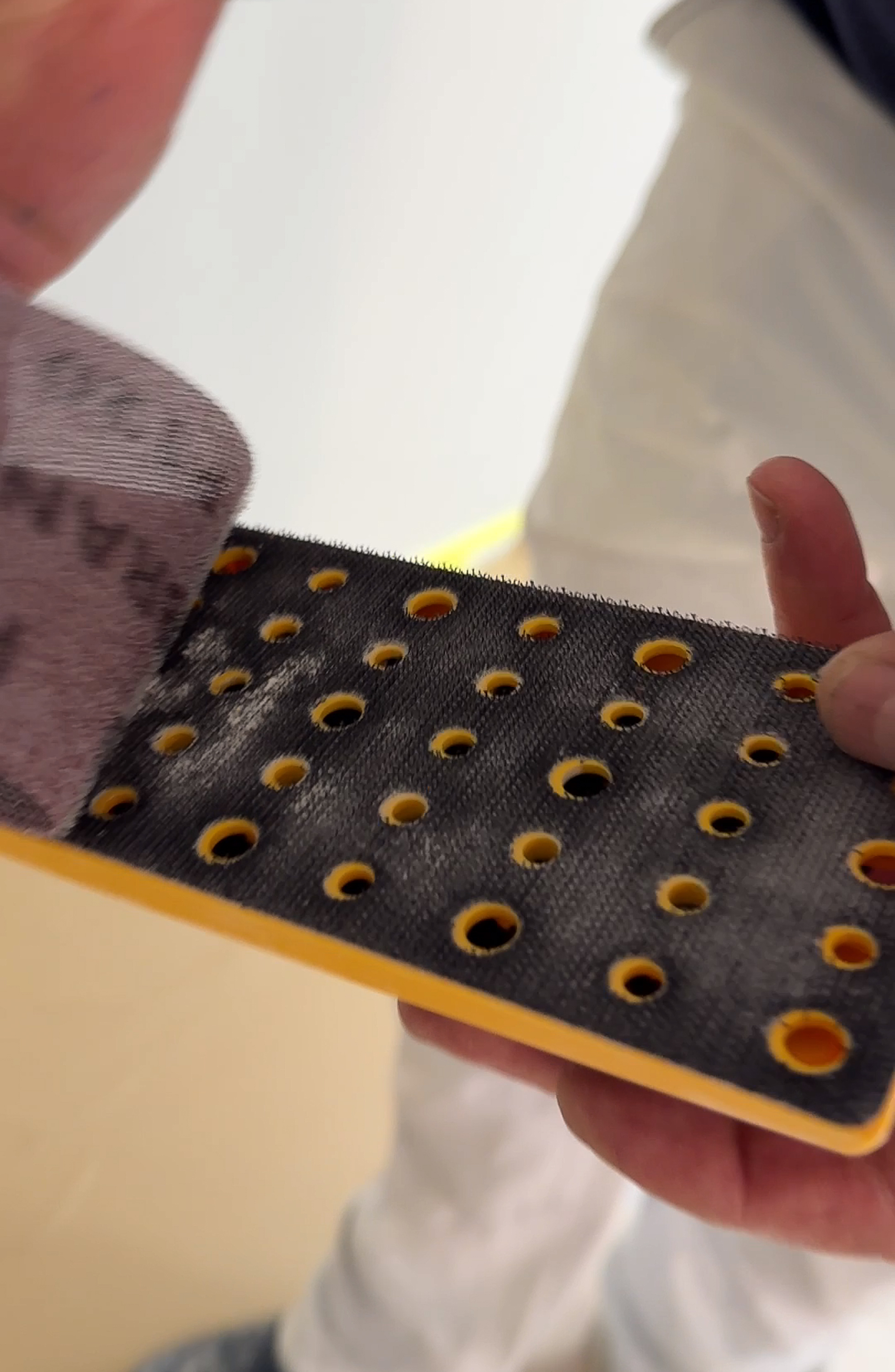 slipekloss med hull for vakuum til støvsugeren.