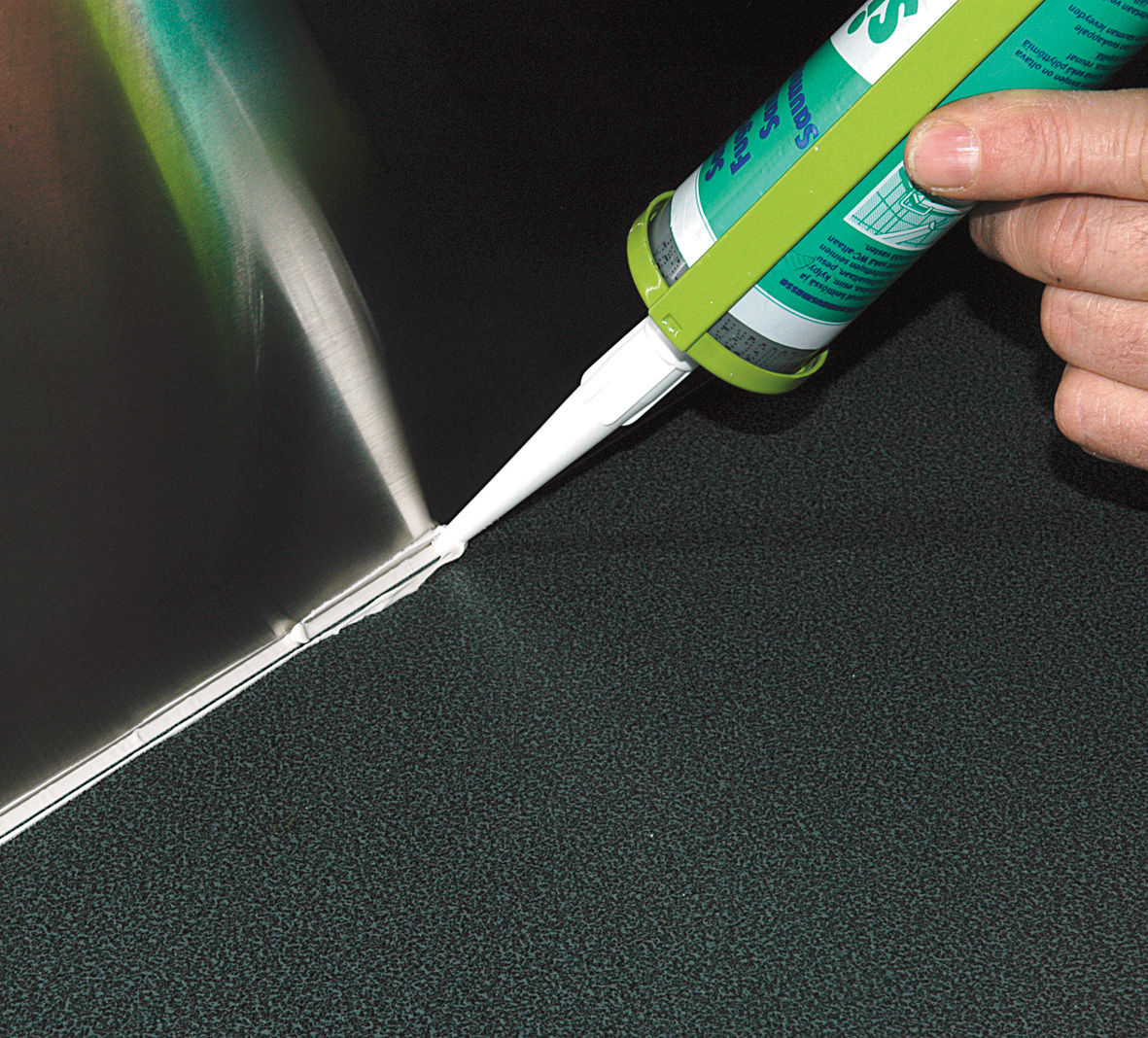 Slik bytter du silikonfug