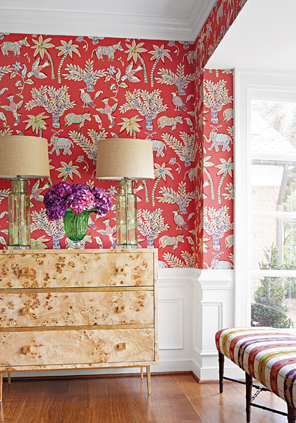 Entre med rød tapet