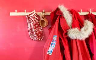 <b>NORSK:</b> Da Fargerike lanserte rødt som Årets farge 2017, påpekte de at rødt er «typisk norsk». Og den friske rødfargen kan utvilsomt dra assosiasjonene til skiturer, hyttekos og jul. (Foto: Fargerike)