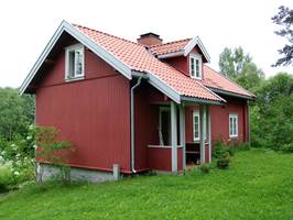 PASSER OVERALT: Rødt fungerer på alt fra småhus til store boliger.