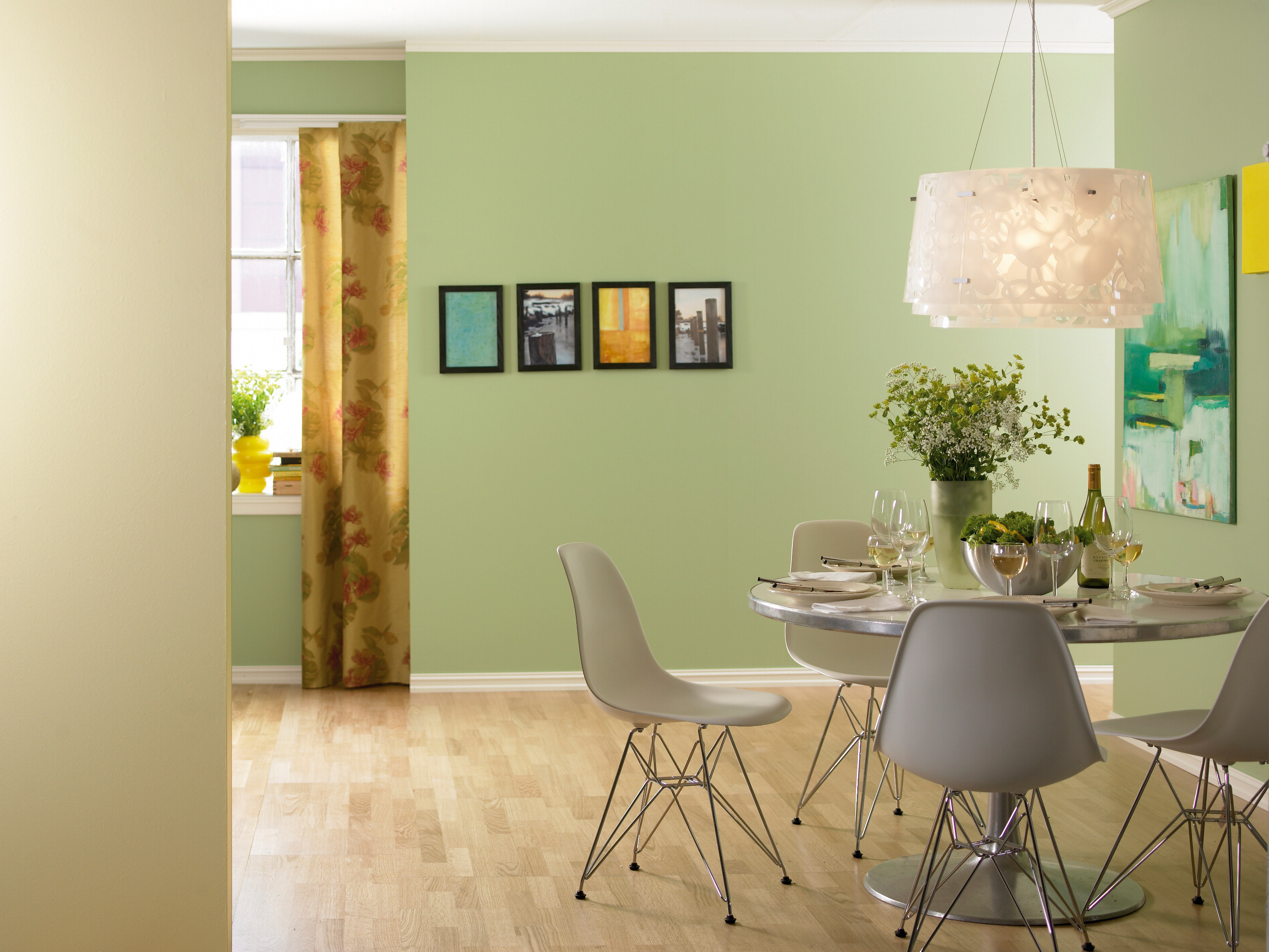 Rolig allrom – nabofarger i gult og grønt