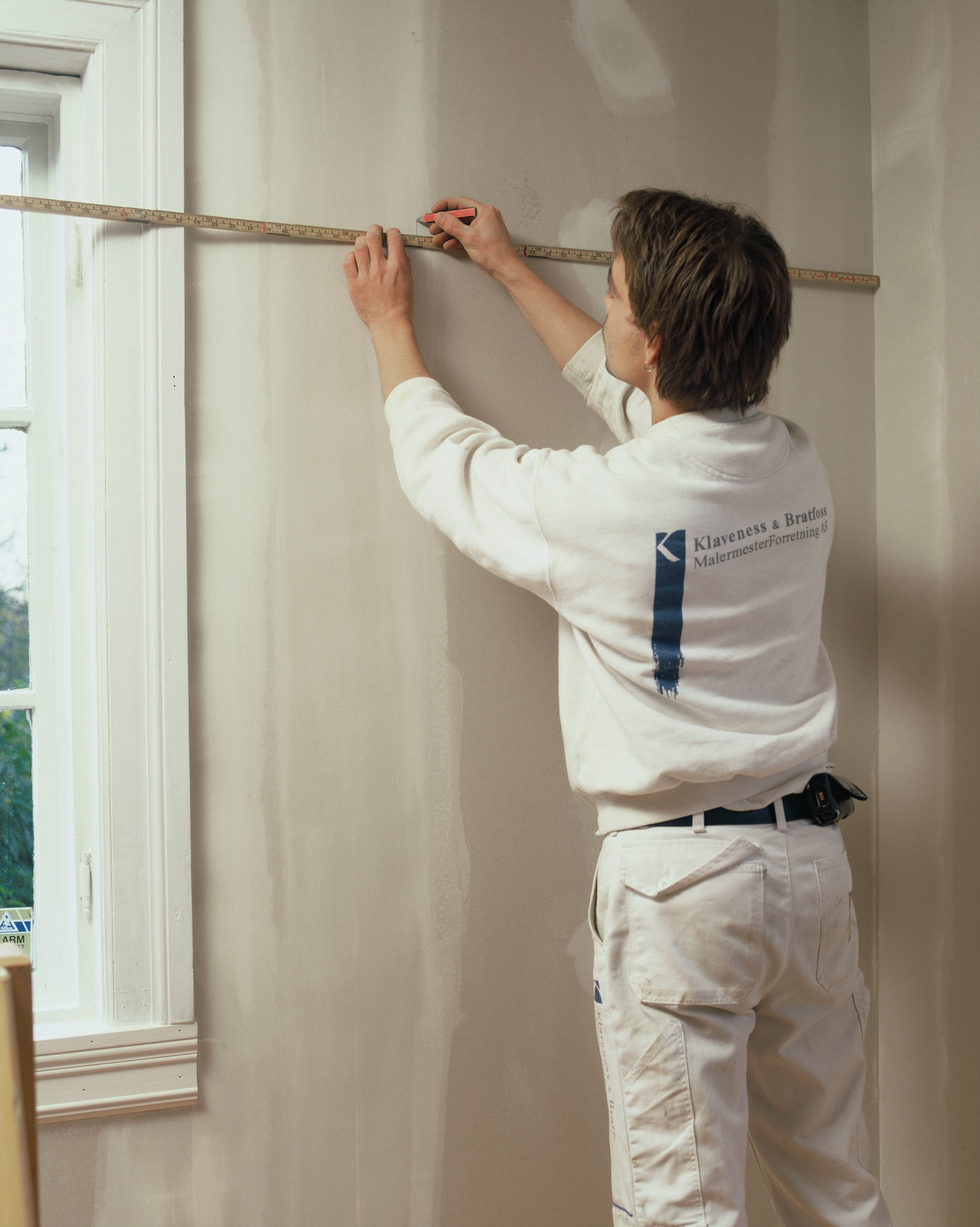 Slik tapetserer du med tynn armeringsstrie