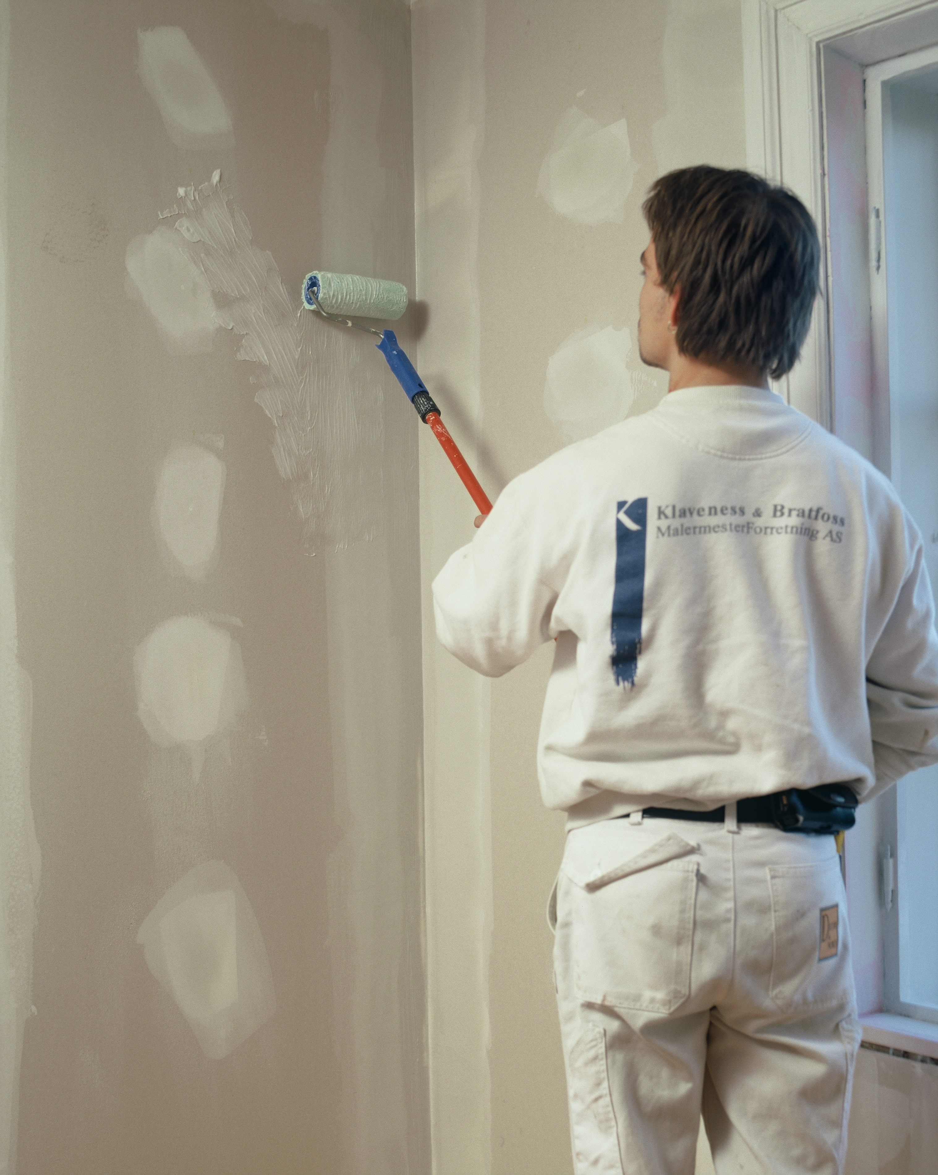 Slik tapetserer du med tynn armeringsstrie