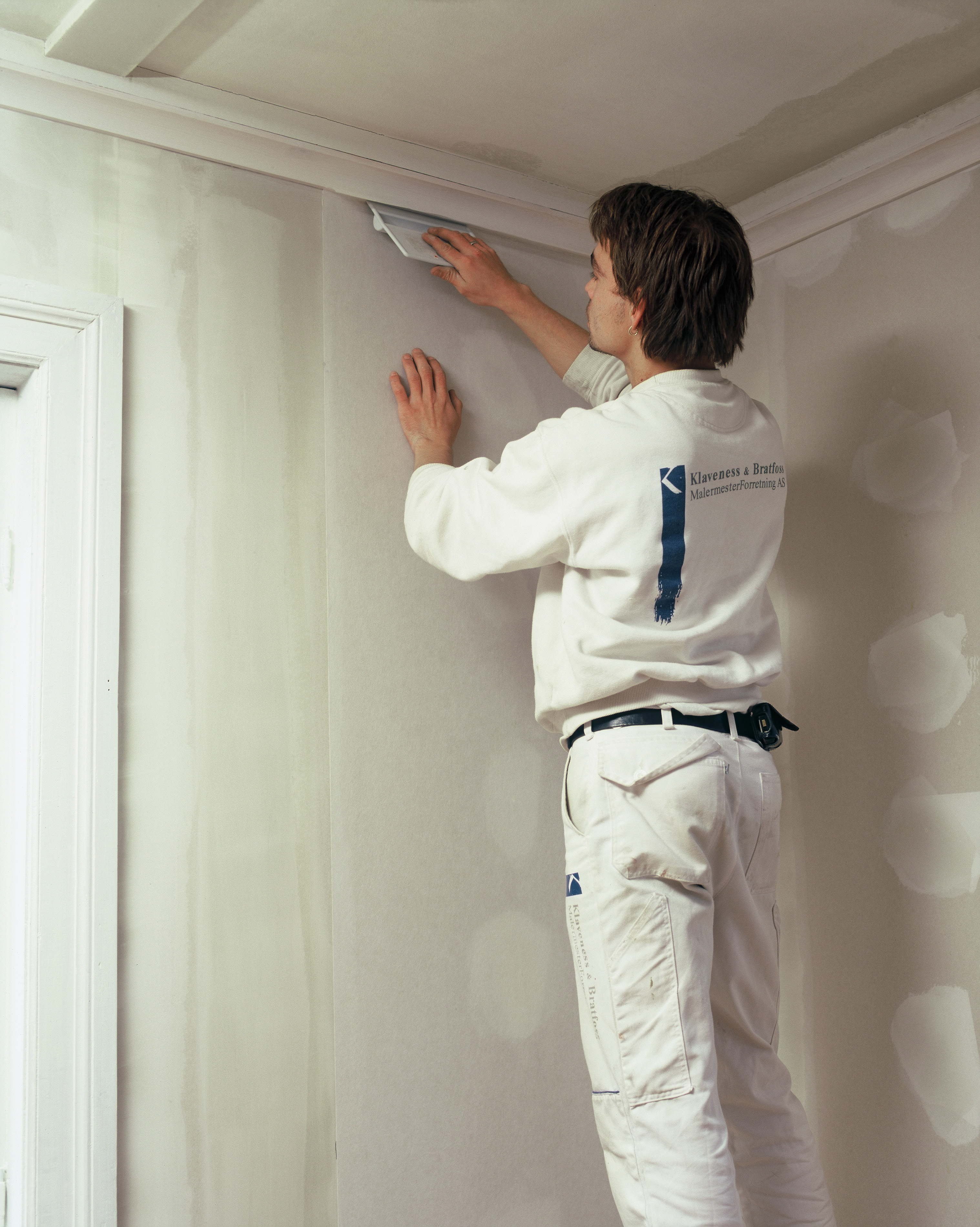 Slik tapetserer du med tynn armeringsstrie