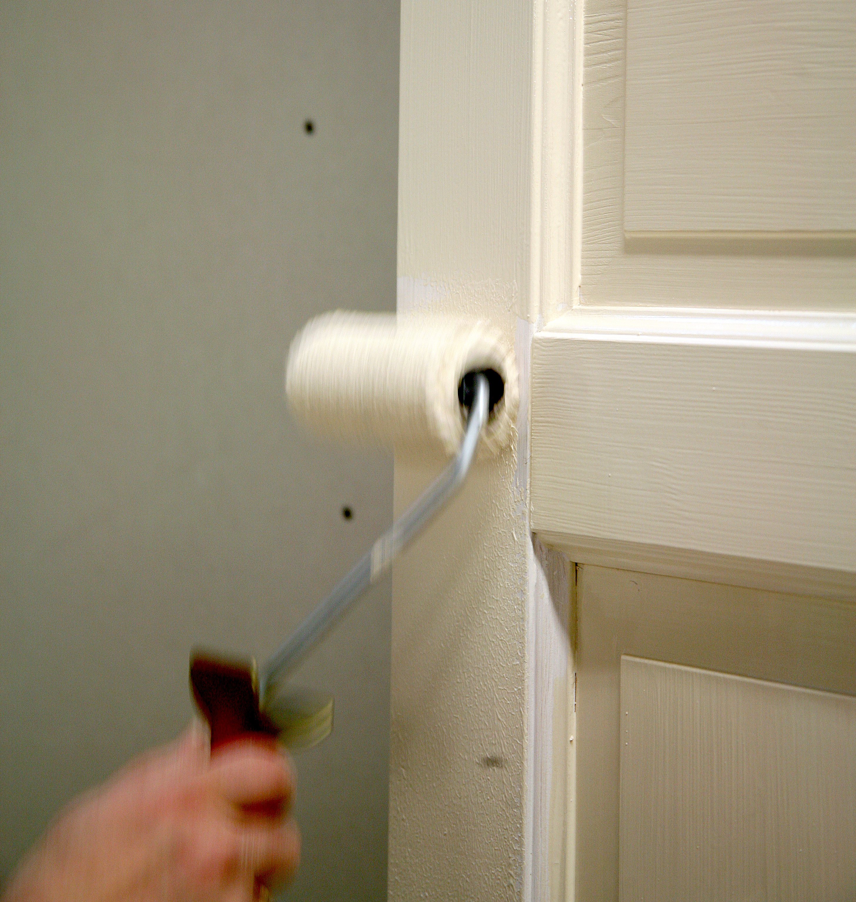 Rullen ruler, fyldig påføring gir tid til finpussen