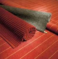 Både heldekkende og løst teppe har farger og striper valgt ut fra teppeleverandørenes rikholdige fargemeny.