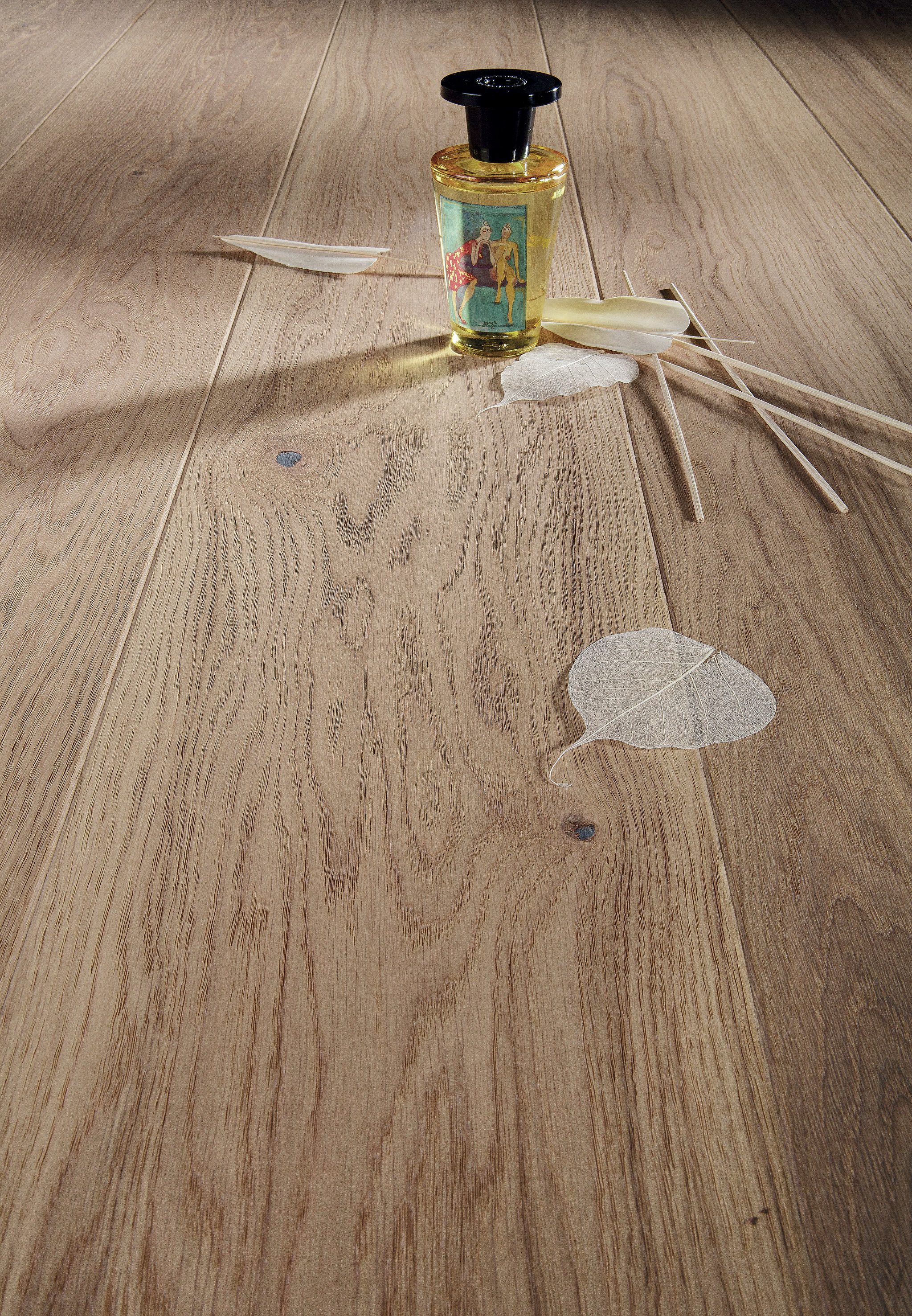 Ekstra brede bord anbefales ikke sammen med gulvvarme.