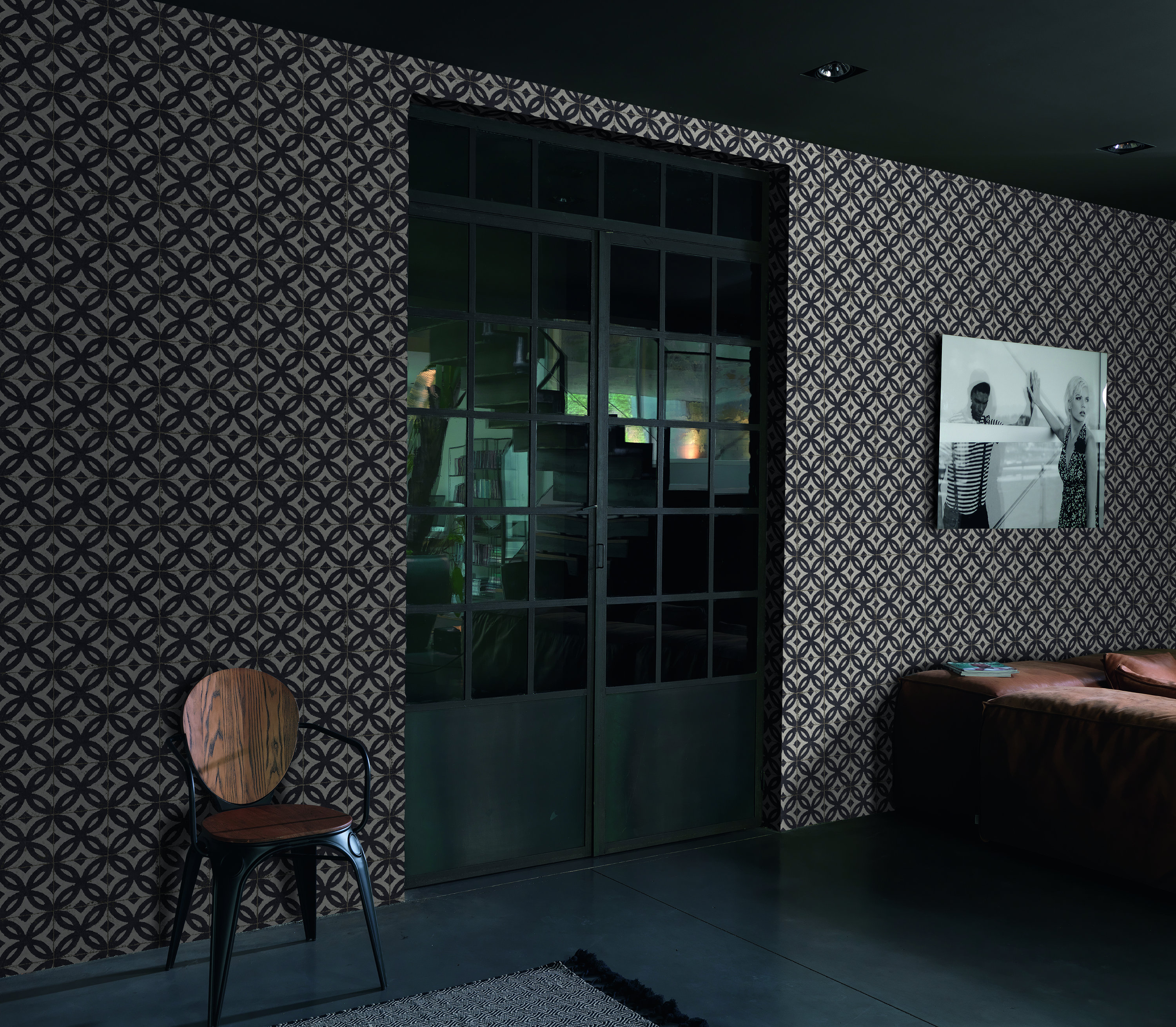 ENKELT MED MATT: Med en matt maling er det lettere å male et slett tak med et skjoldfritt resultat. Foto: Borge