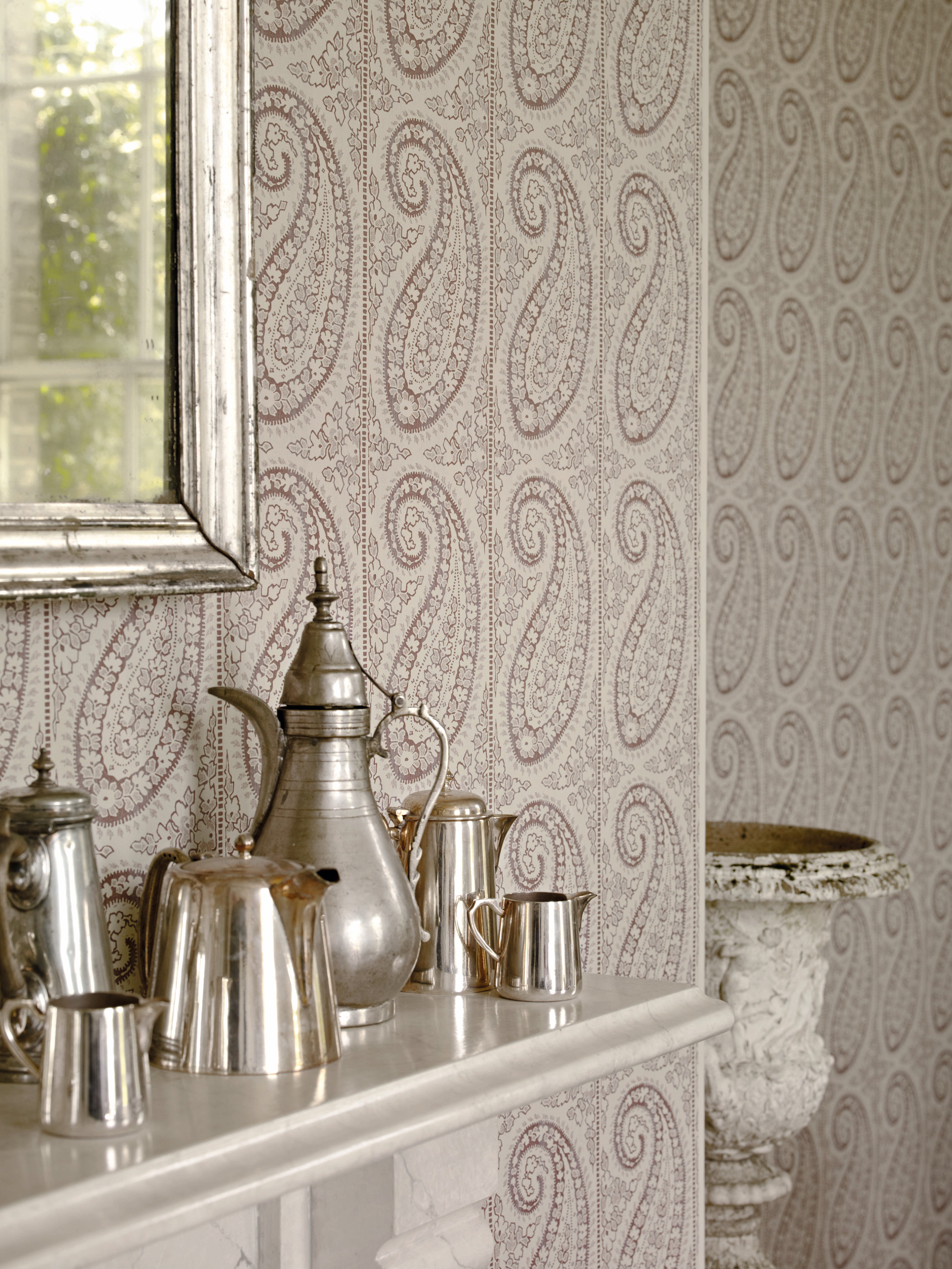 KLASSISK: Klassiske Sanderson er også ute med tapet i paisley. INTAG er leverandør.