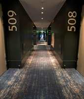 Arbeidet har fordelt seg over 2.300 kvadratmeter hotellkorridorer til 330 rom.