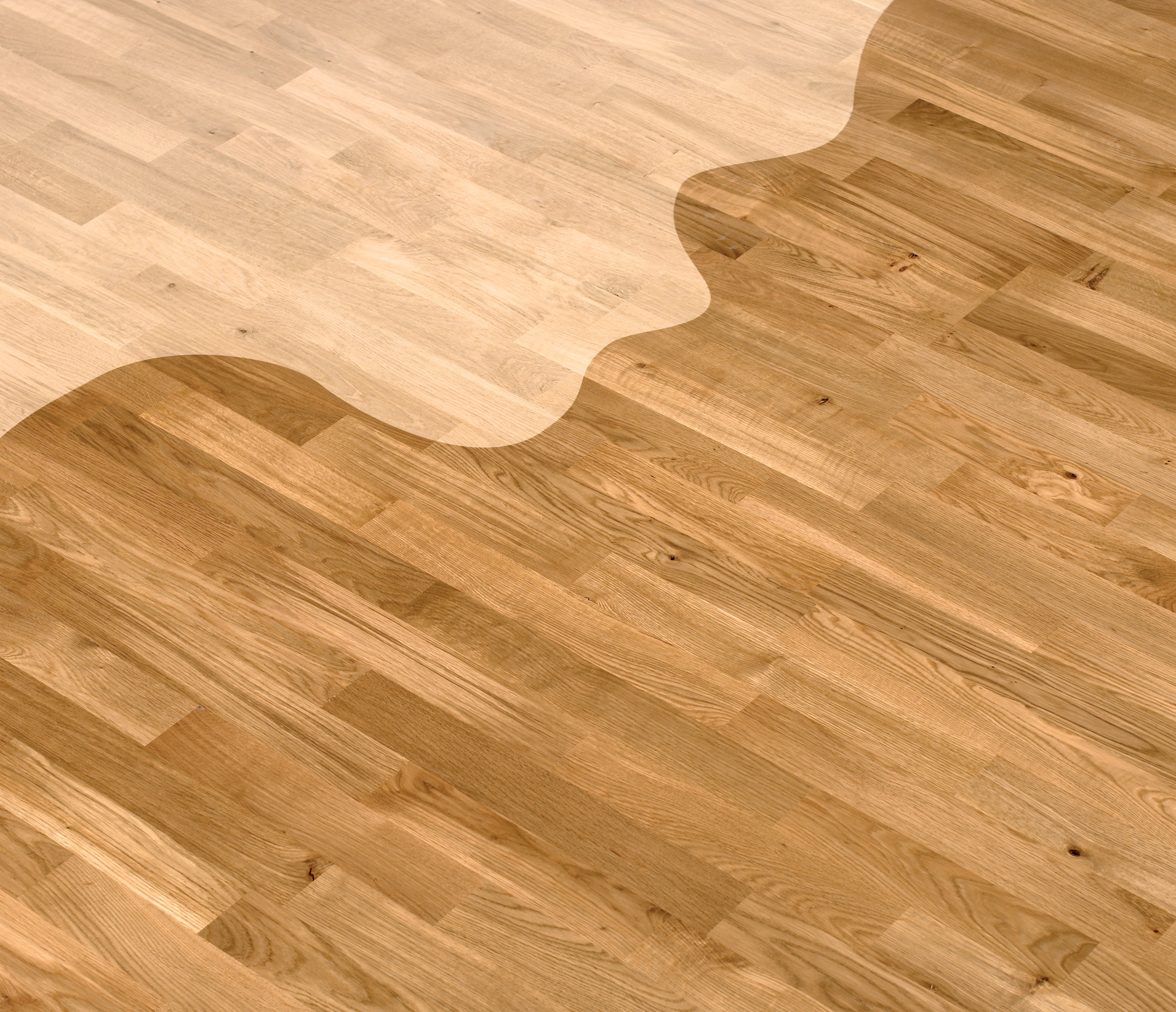 GAMMELT NYTT: Med ny lakk kan et gammelt gulv se friskt og nytt ut. Valget st&aring;r mellom TreStjerner gulvlakk oljebasert eller vannbasert. For de som vil ha et matt utseende p&aring; gulvet, finnes ogs&aring; TreStjerner Gulvmatt.