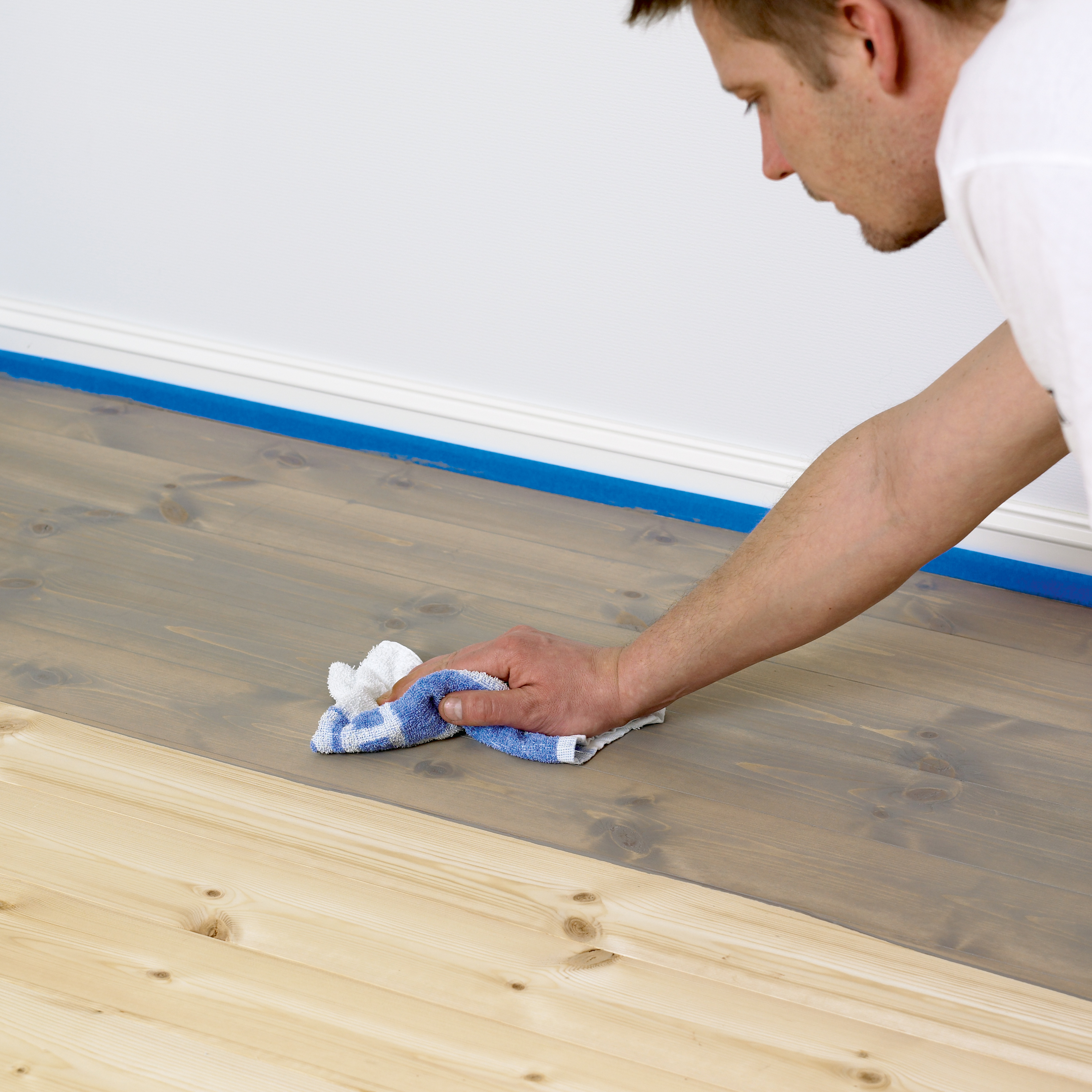 Nytt gulv med farget olje