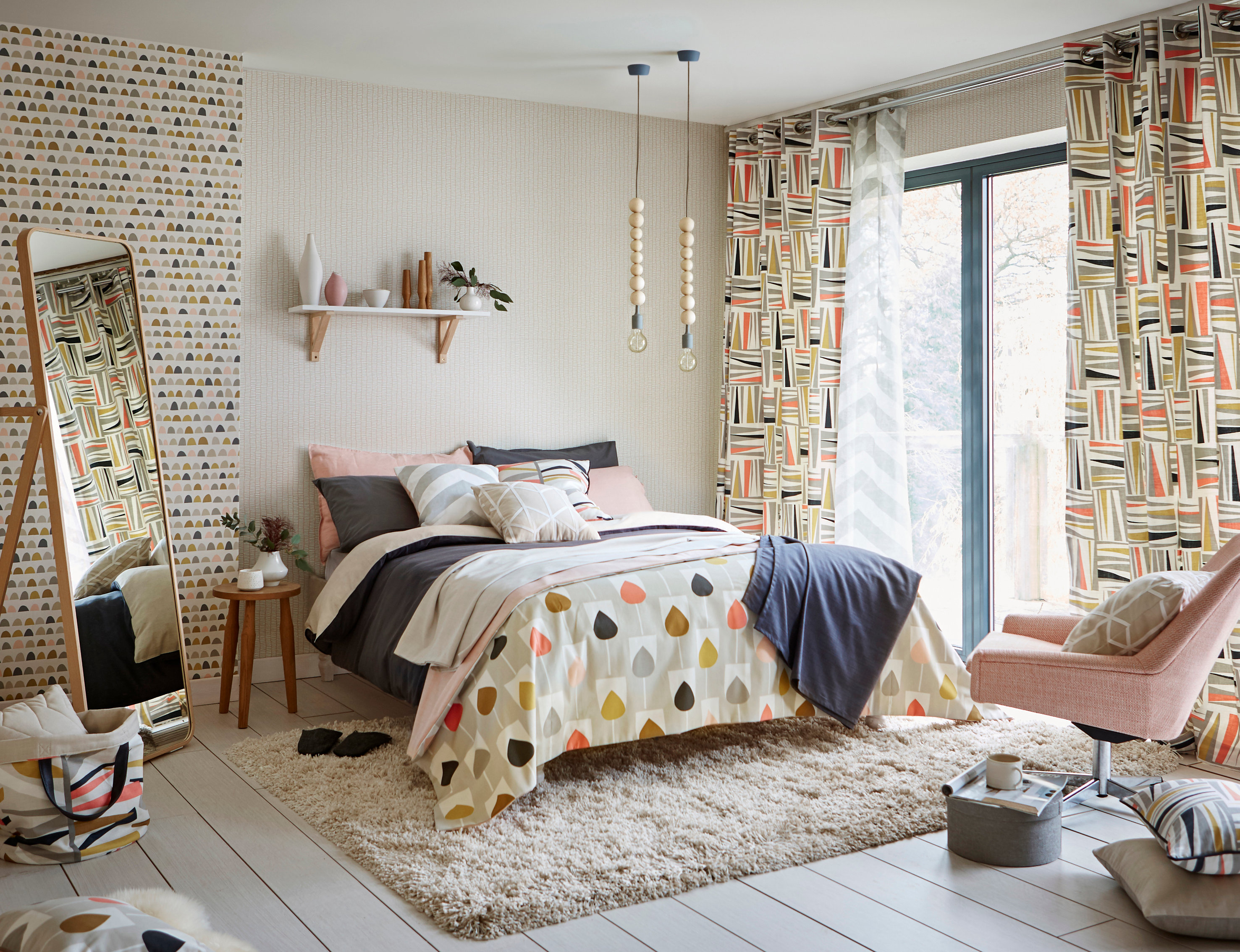 Med kolleksjonen Lohko fra Scion kom assosiasjonene til retro og nordisk design. Føres av Tapethuset.