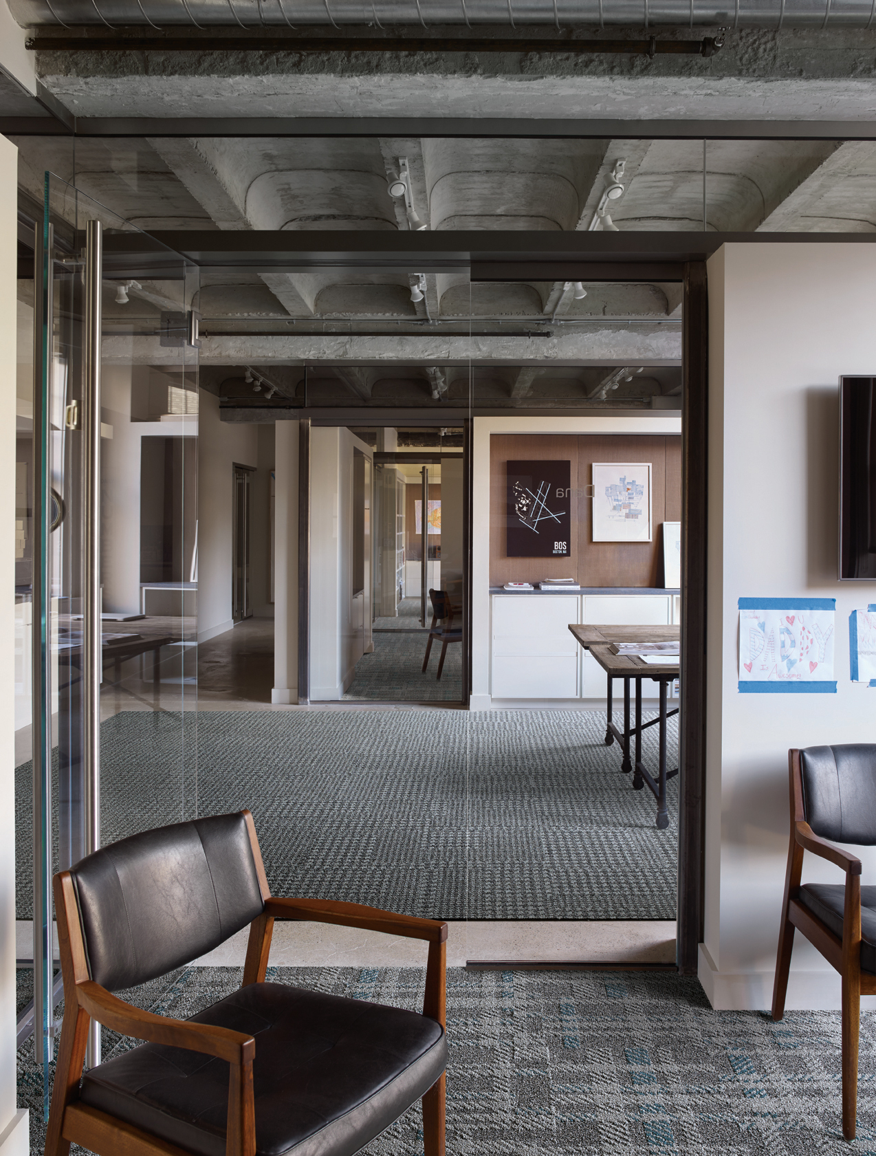 Den nye teppekolleksjon fra Interface er inspirert av både klassiske stoffer og teksturer som tweed og håndvevde tekstiler.