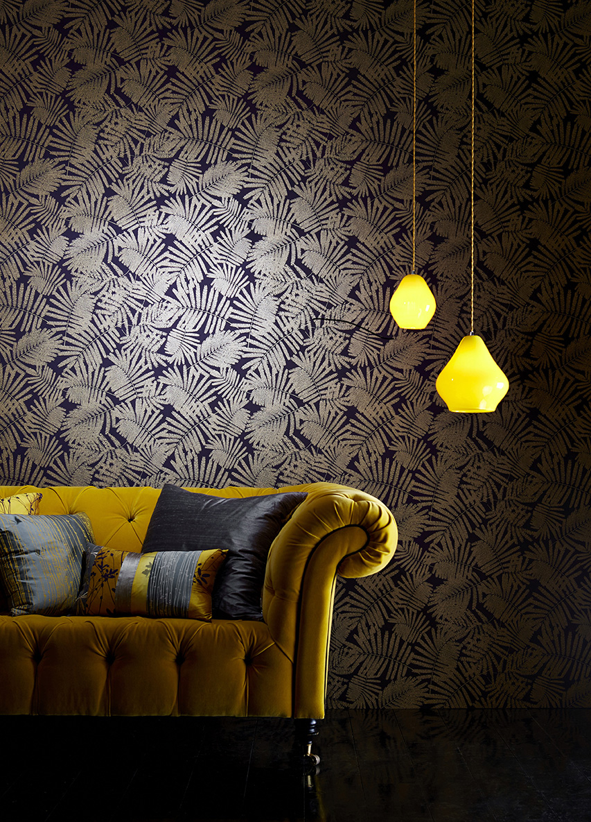 SE LYSET: Med riktig belysning og gode fargesammensetninger gir mørke farger karakter til rommet.