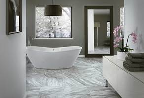 MARMOR: Marmor er et tildøst materiale som oser av eksklusivitet. Med keramiske marmorfliser får du et lettstelt gulv.