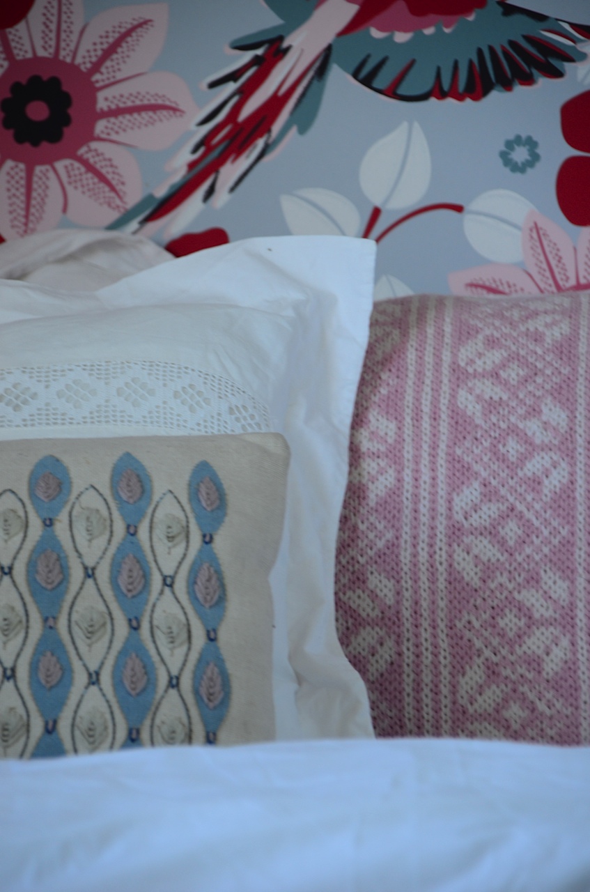 La tapetet gi wow-følelsen og ta opp de duse fargene og bruk på andre elementer i rommet.