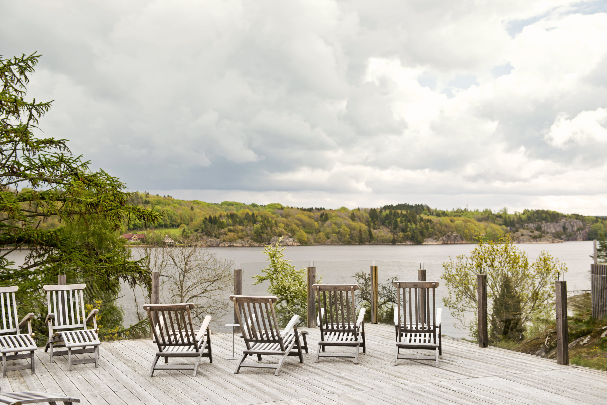 Lag en sølvgrå terrasse