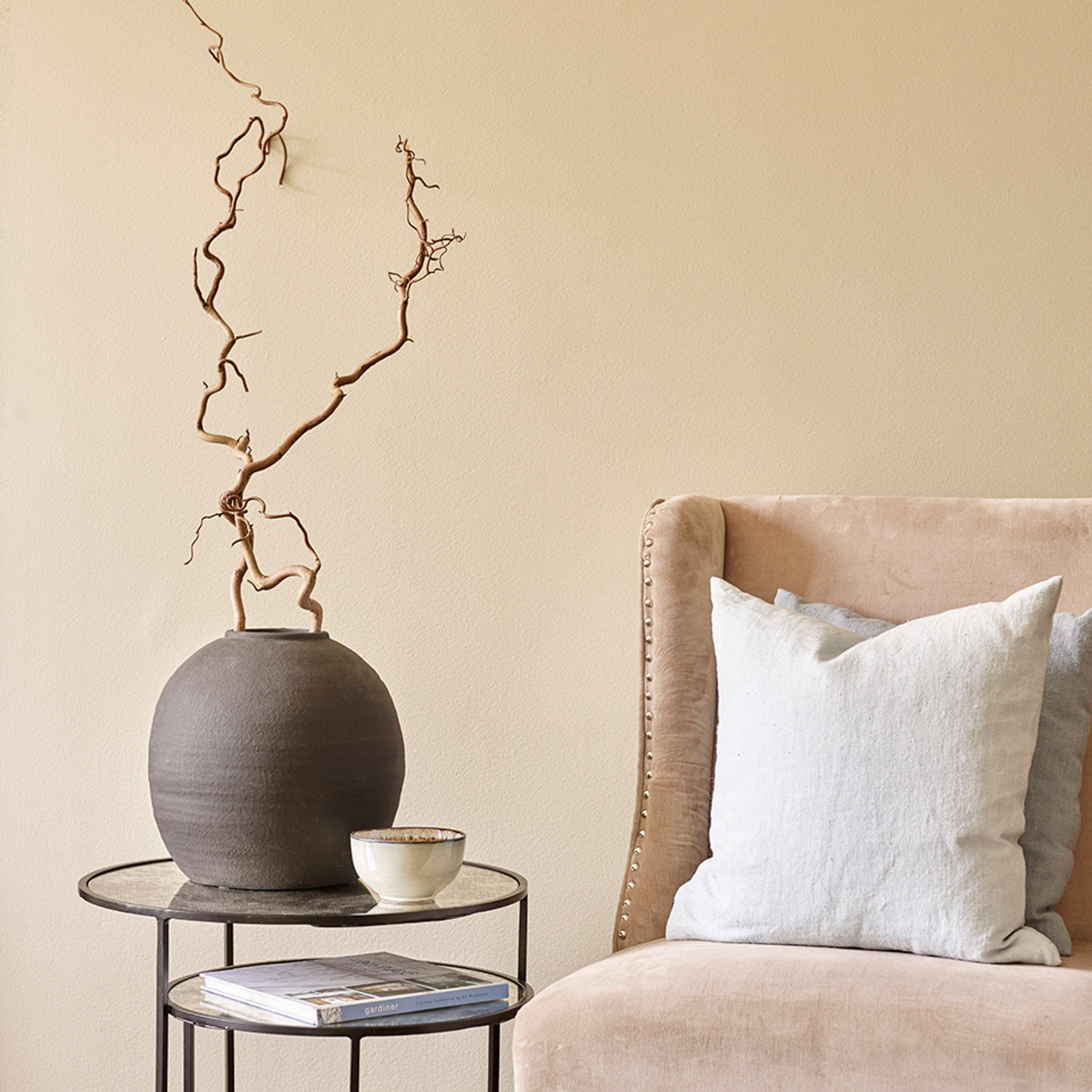 Beige interiørtrend med grønt følge