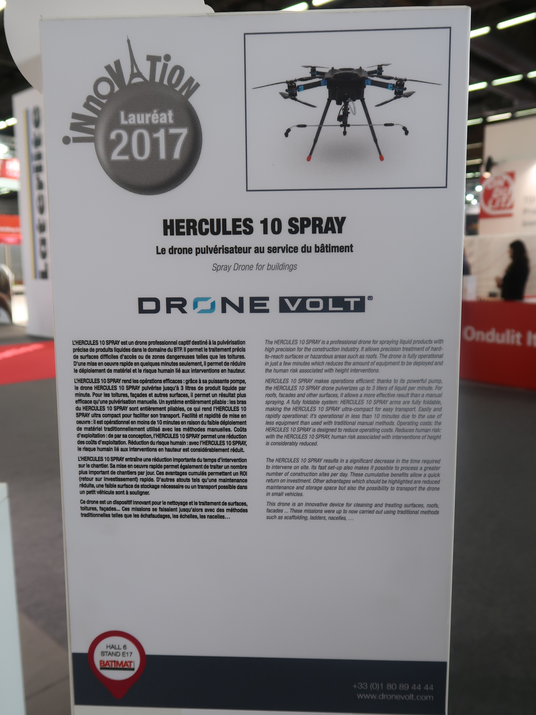 Drone som maler huset