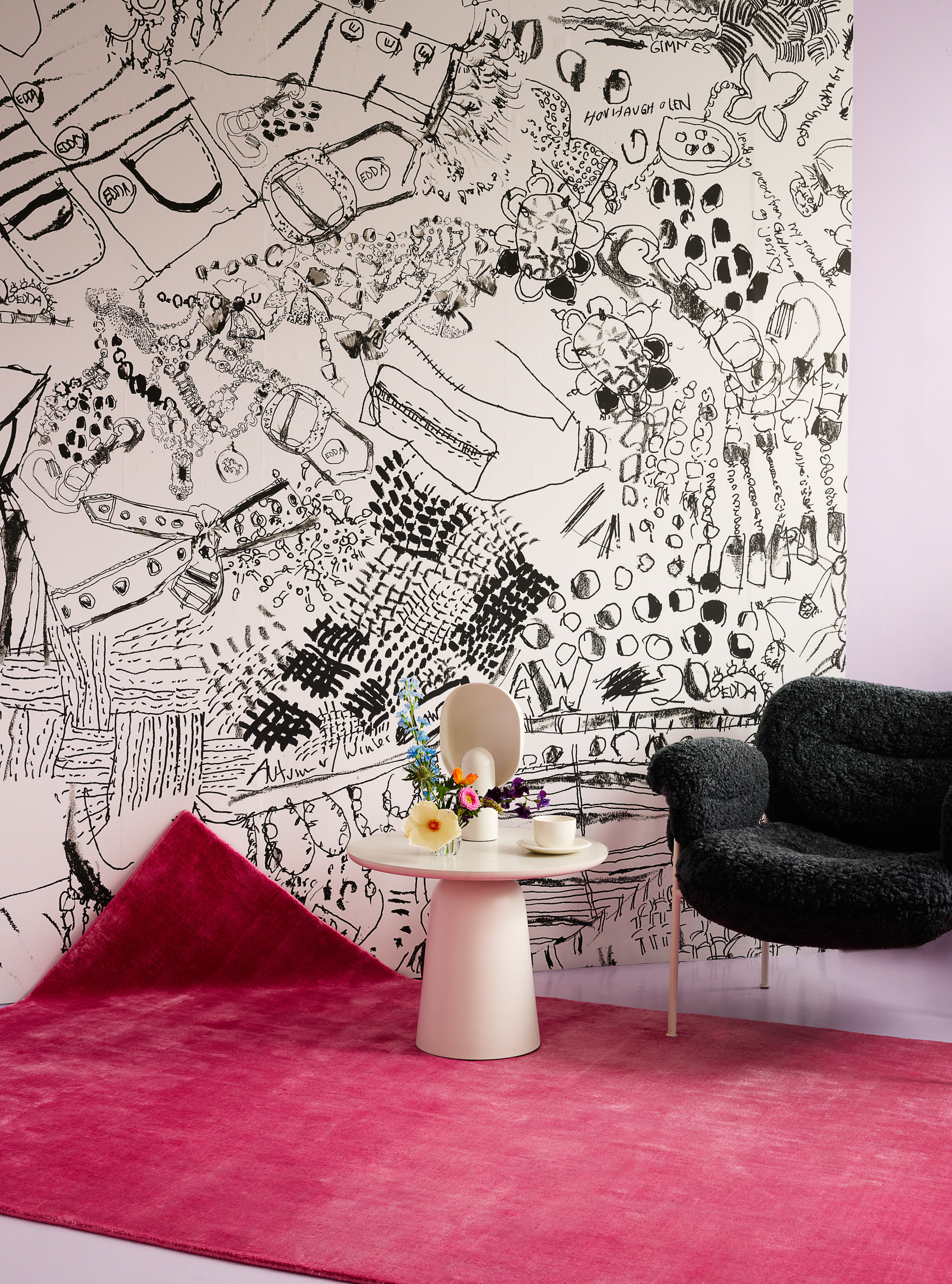 svarthvit vegg rosa teppe