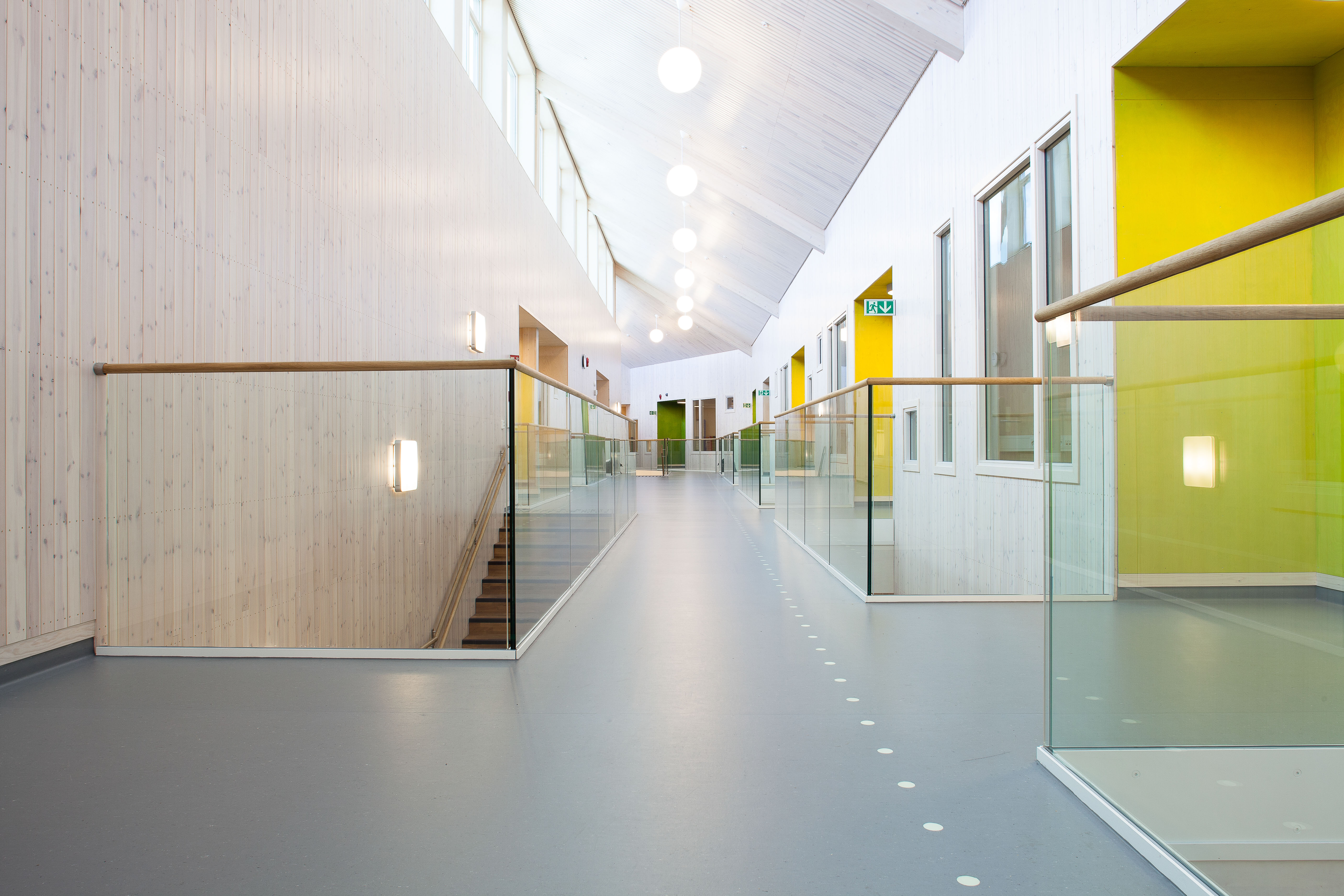 Arkitektene har vært opptatt av å skape lyse, trivelig og åpne lokaler.