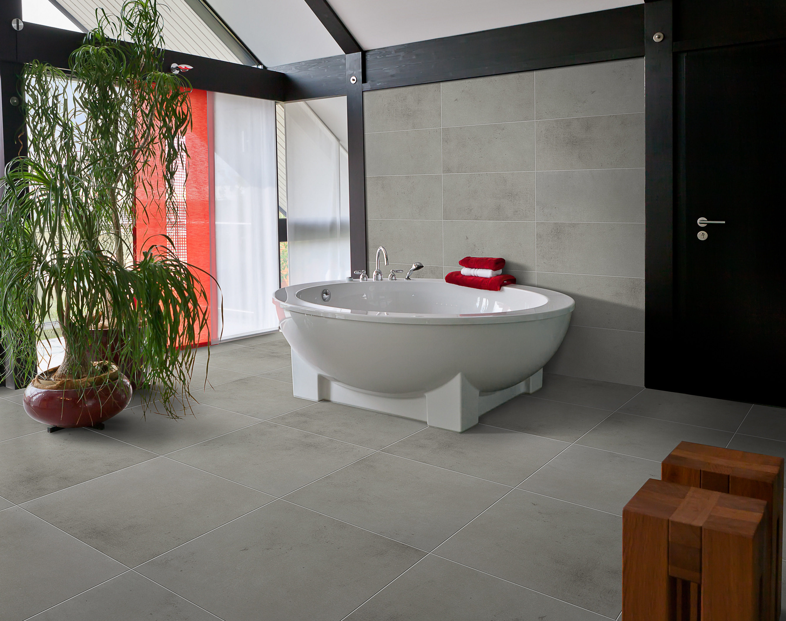 Koksgrå fliser på badet