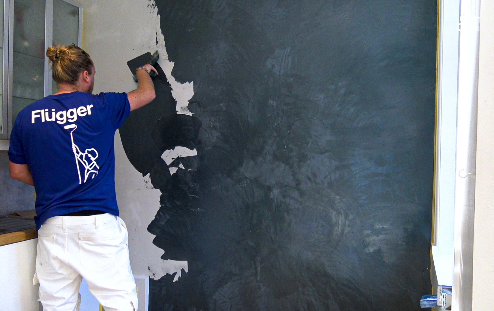 påføres med bredsparkel