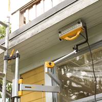 Varmeapparatet monteres på vegg eller tak og flyttes fra felt til felt.