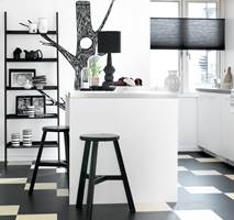 <b>KREATIVT GULV:</b> Et lekent kjøkken kan skapes på gulvet. Her er det lagt Marmoleum Click fra Forbo Flooring. (Foto: Forbo Flooring)