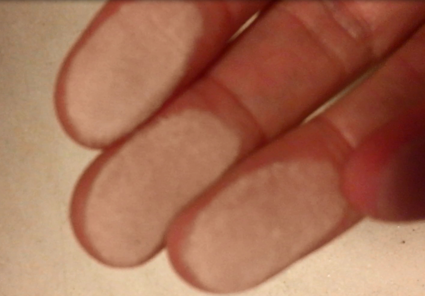 Hvorfor kommer det hvitt støv fra gulvbelegget?