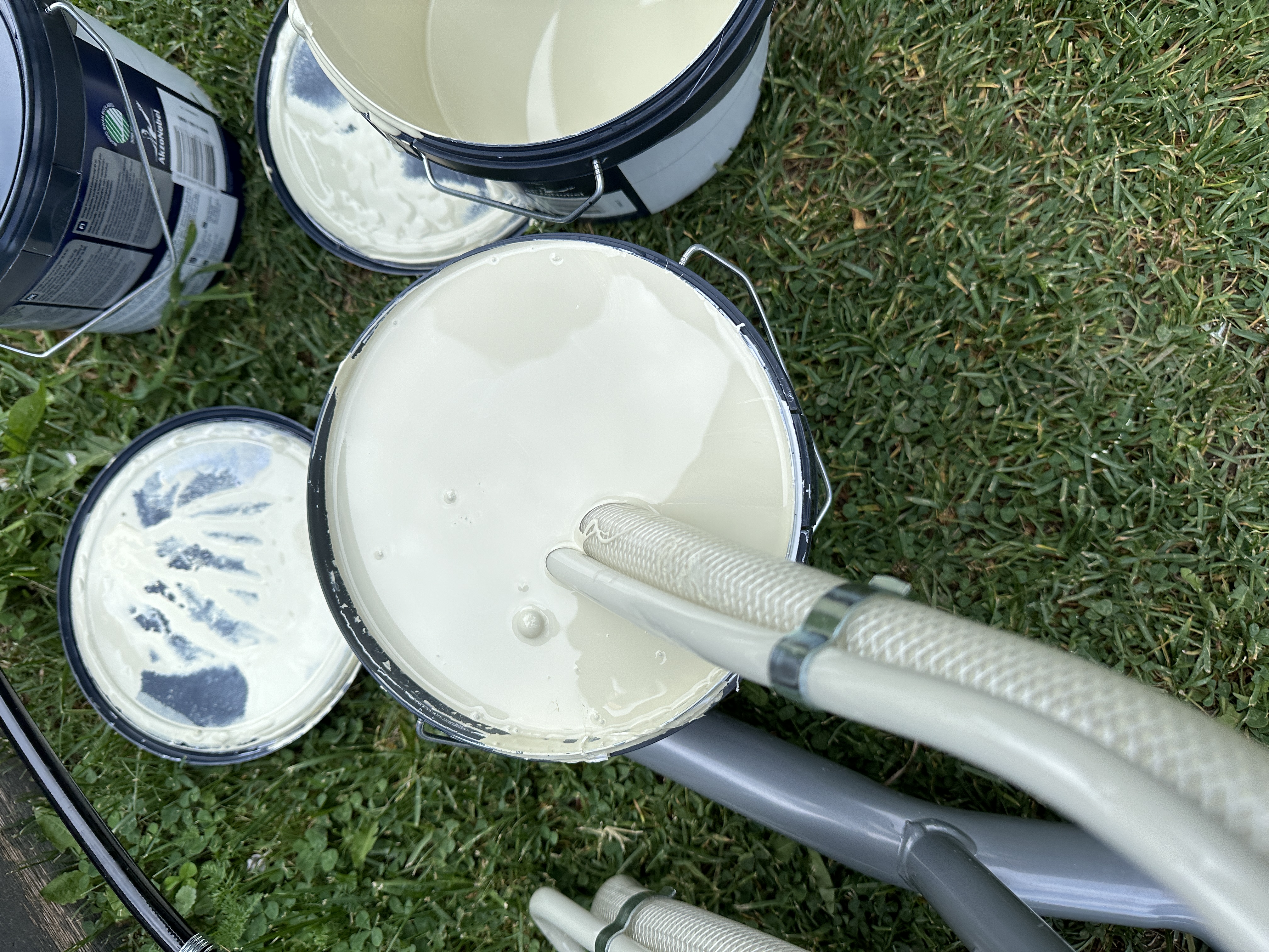 maling bøtte sprøyte gress