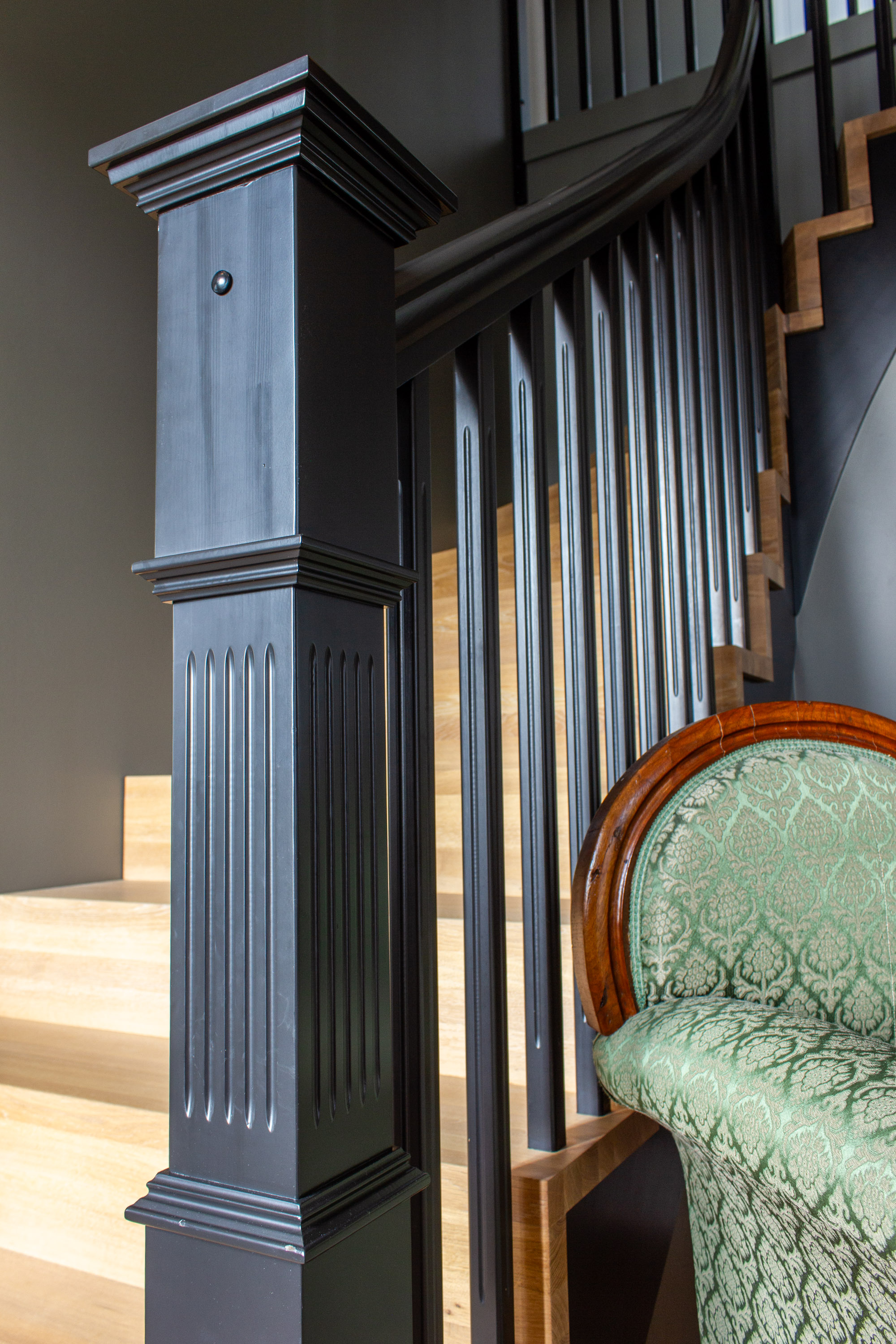 trapp detaljer tre grått