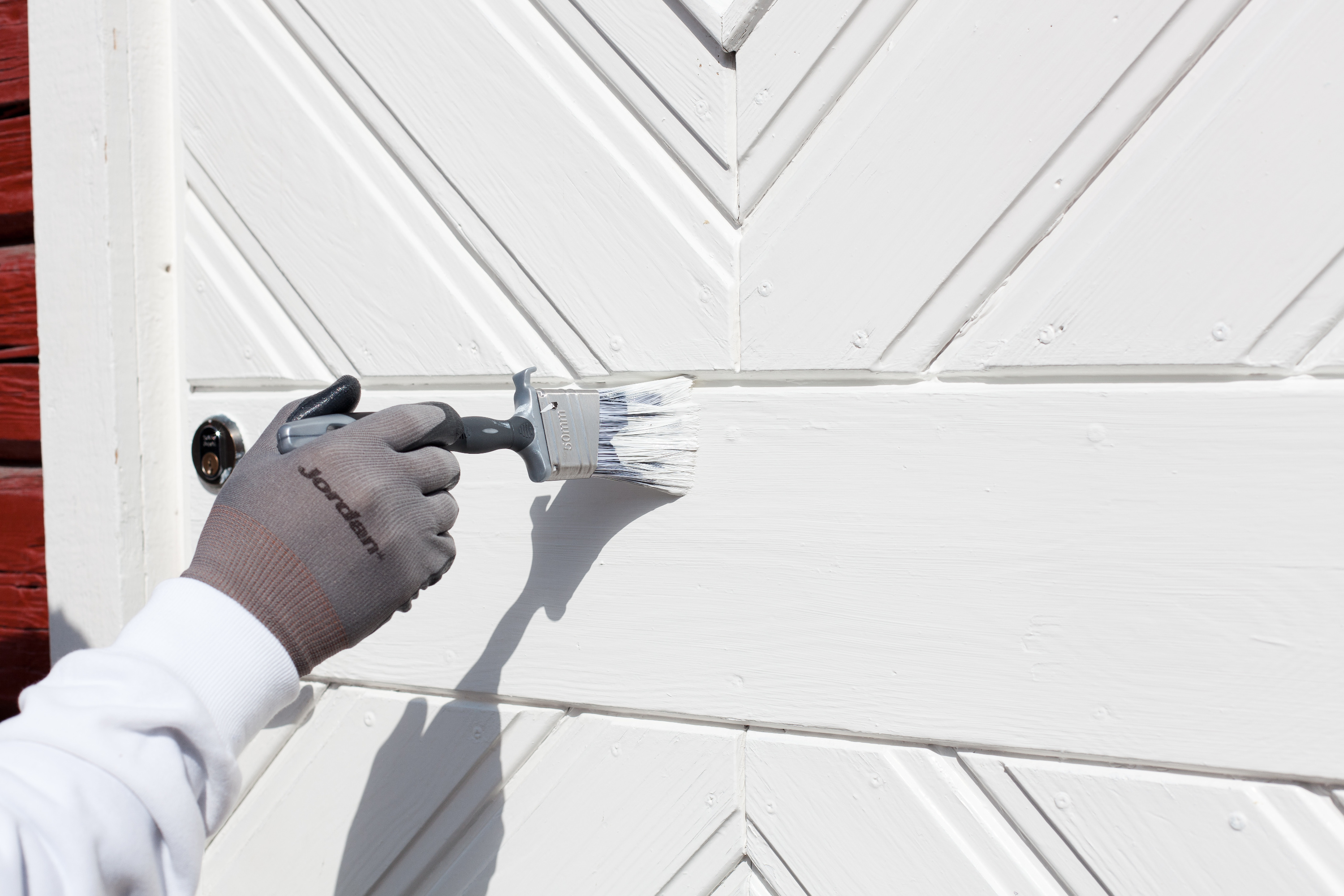 Se etter skader på ytterdøren