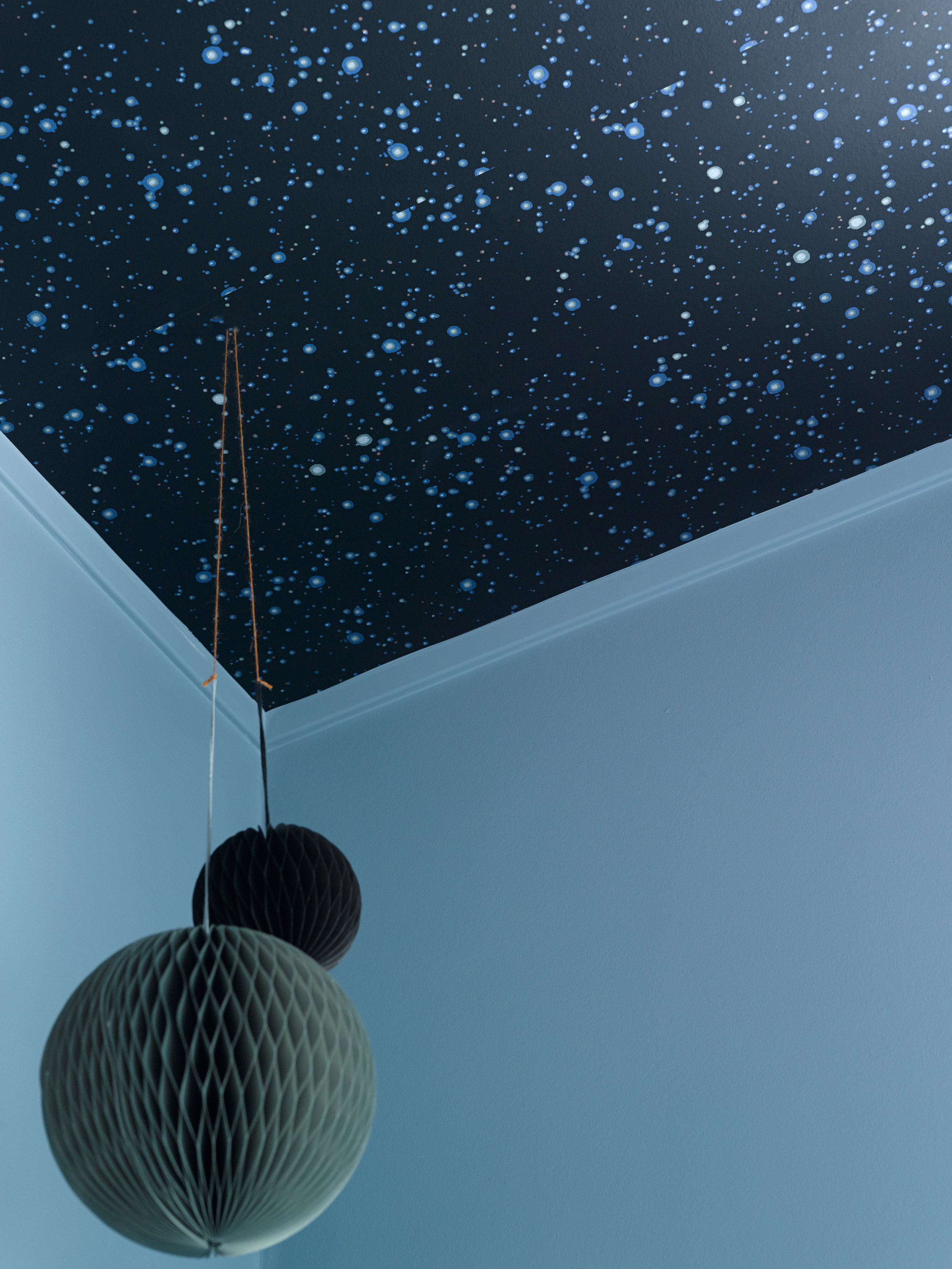 Her kan man ligge og drømme seg bort i stjernehimmelen. 