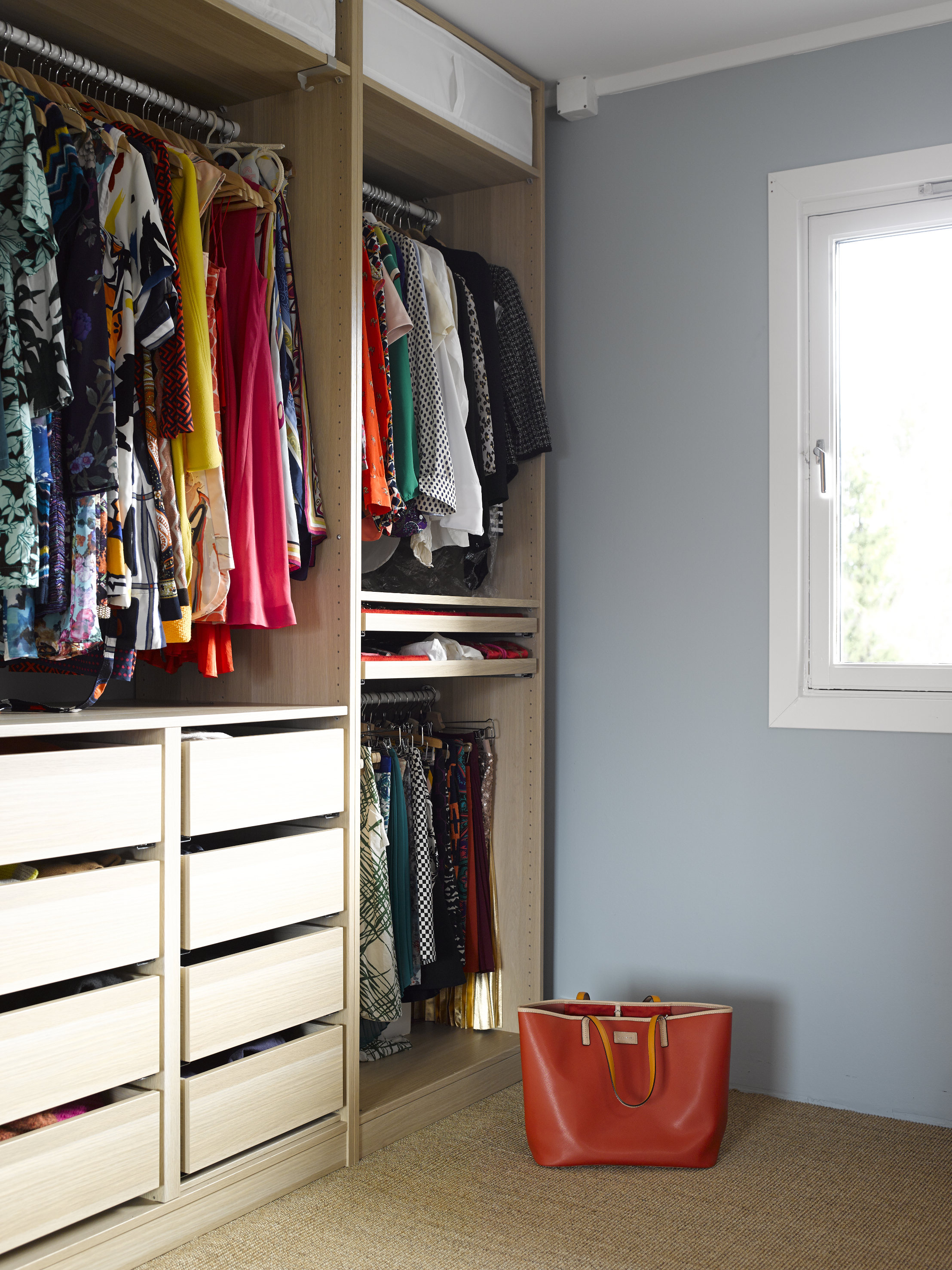 Drømmerommet har en sval veggfarge; S 2010-B50G.