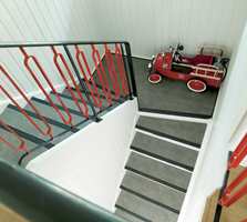 Trappa mellom etasjene i boligen kan være årsak til mye støy. Med mykt belegg på trinnene reduseres lydene av tråkk opp og ned. I tillegg er det mindre fare for å gå på ratata.