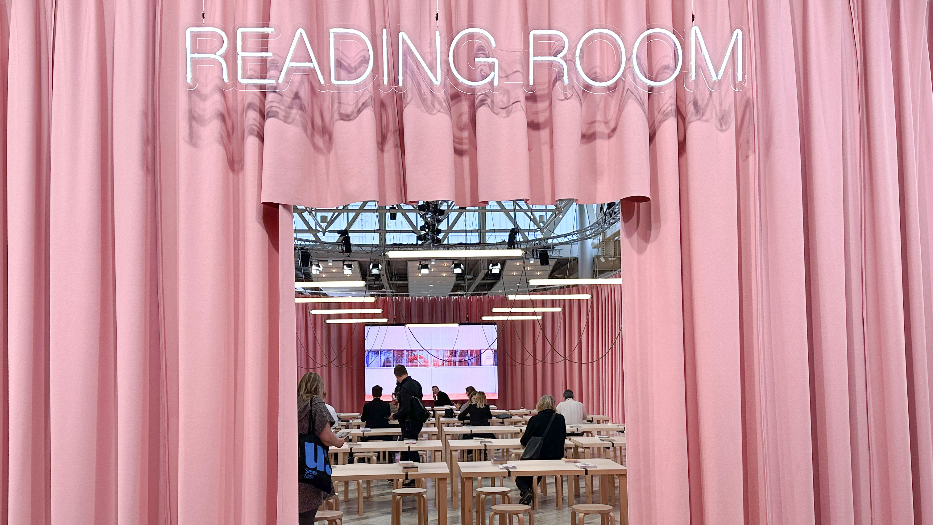 Fargesprakende møtested i Stockholm