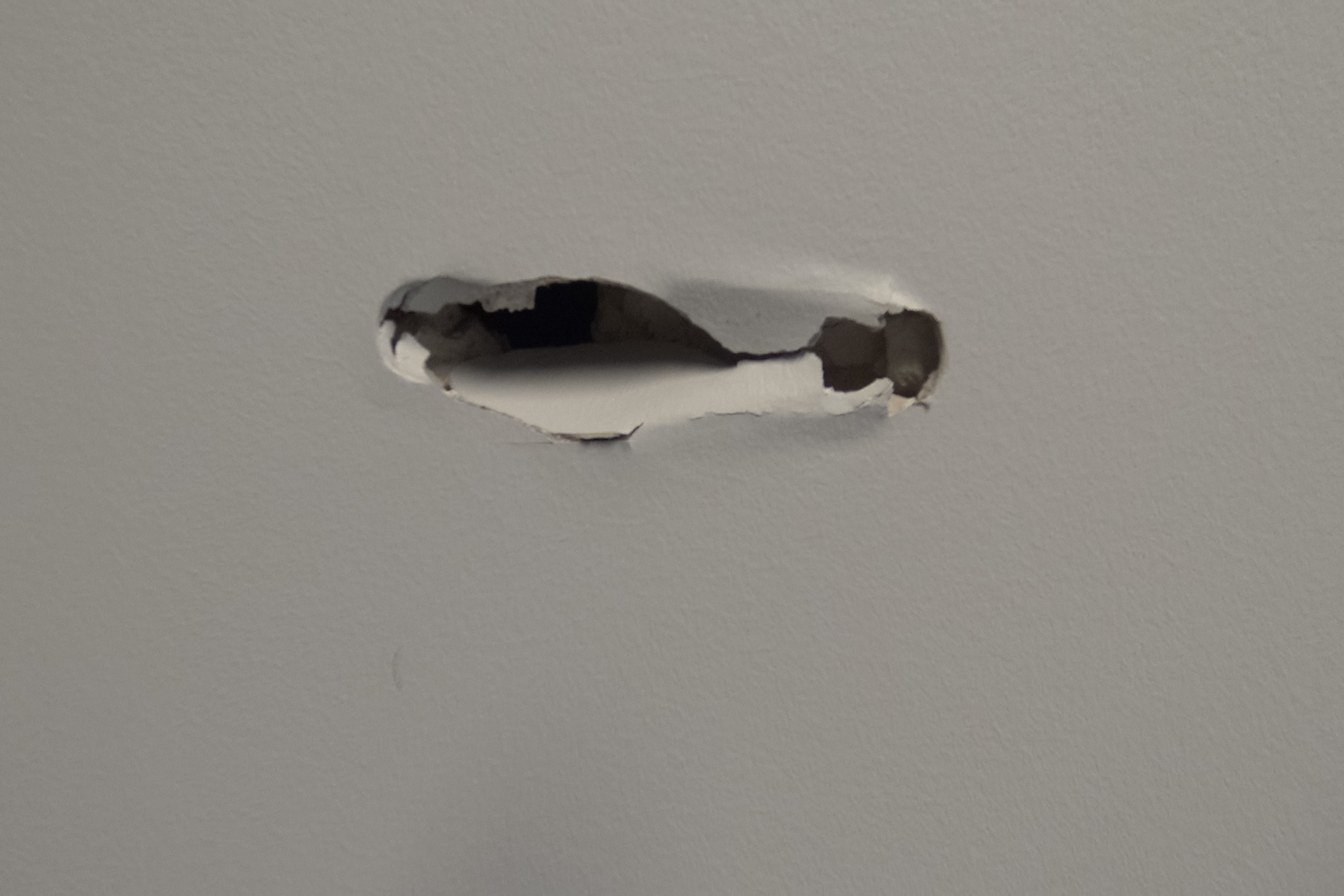 Stort hull i gipsvegg