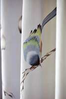 <b>GARDIN:</b> Denne herlige fuglen finner vi på et tekstil i kolleksjonen Zapara fra Harlequin/Tapethuset.