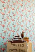 I kolleksjonen Script fra Eijffinger er det flamingo i mange størrelser og farger. Disse fargene og mønstrene kan passe mange, mener Erik Torp fra Storeys.