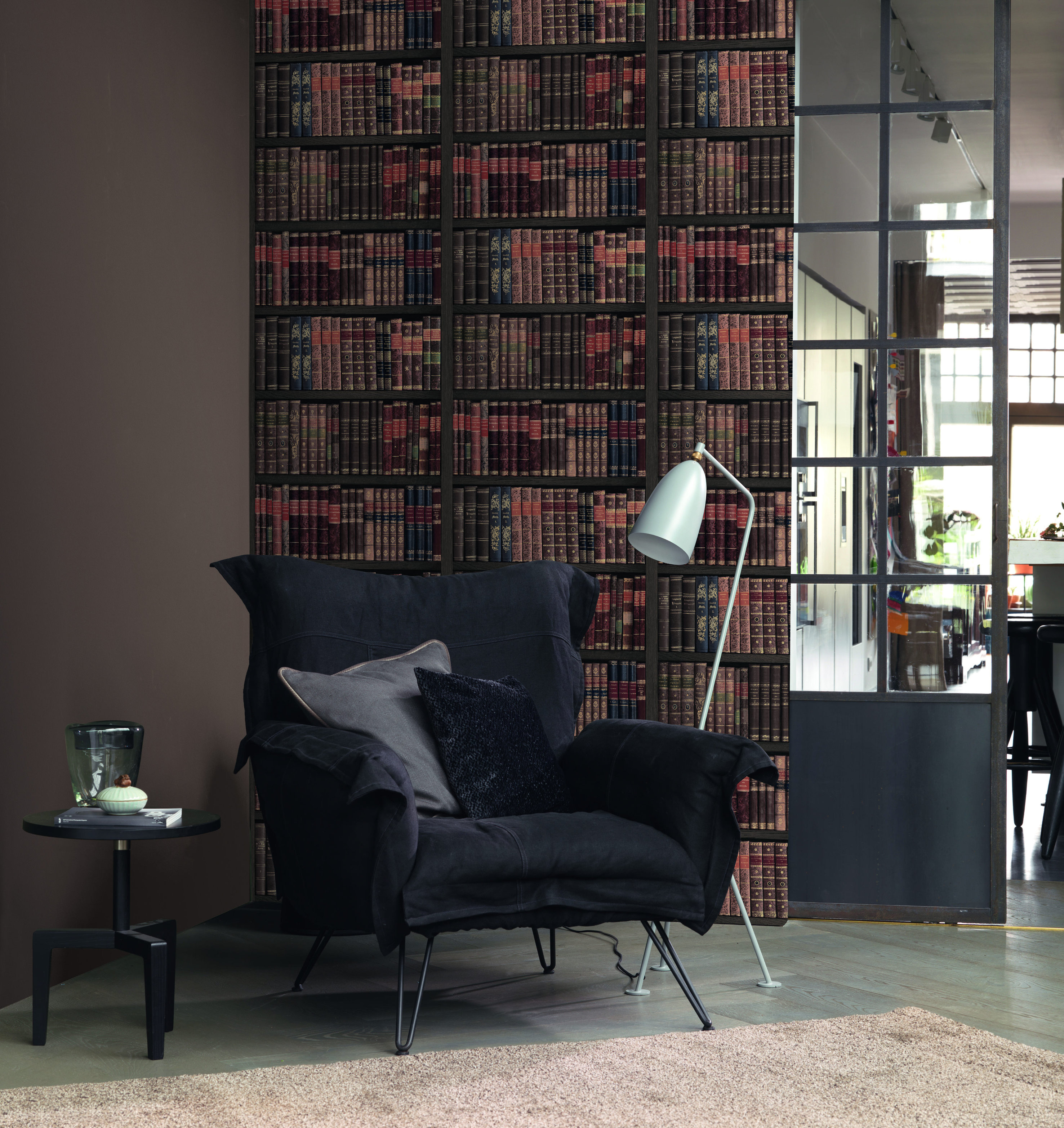 SLOTTSBIBLIOTEK: Tapetet føres av Borge. Se mer på Finndintapet.no.