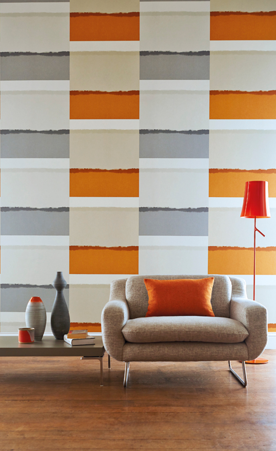 På én vegg kan tapetet være det som tilfører rommet sin personliighet.